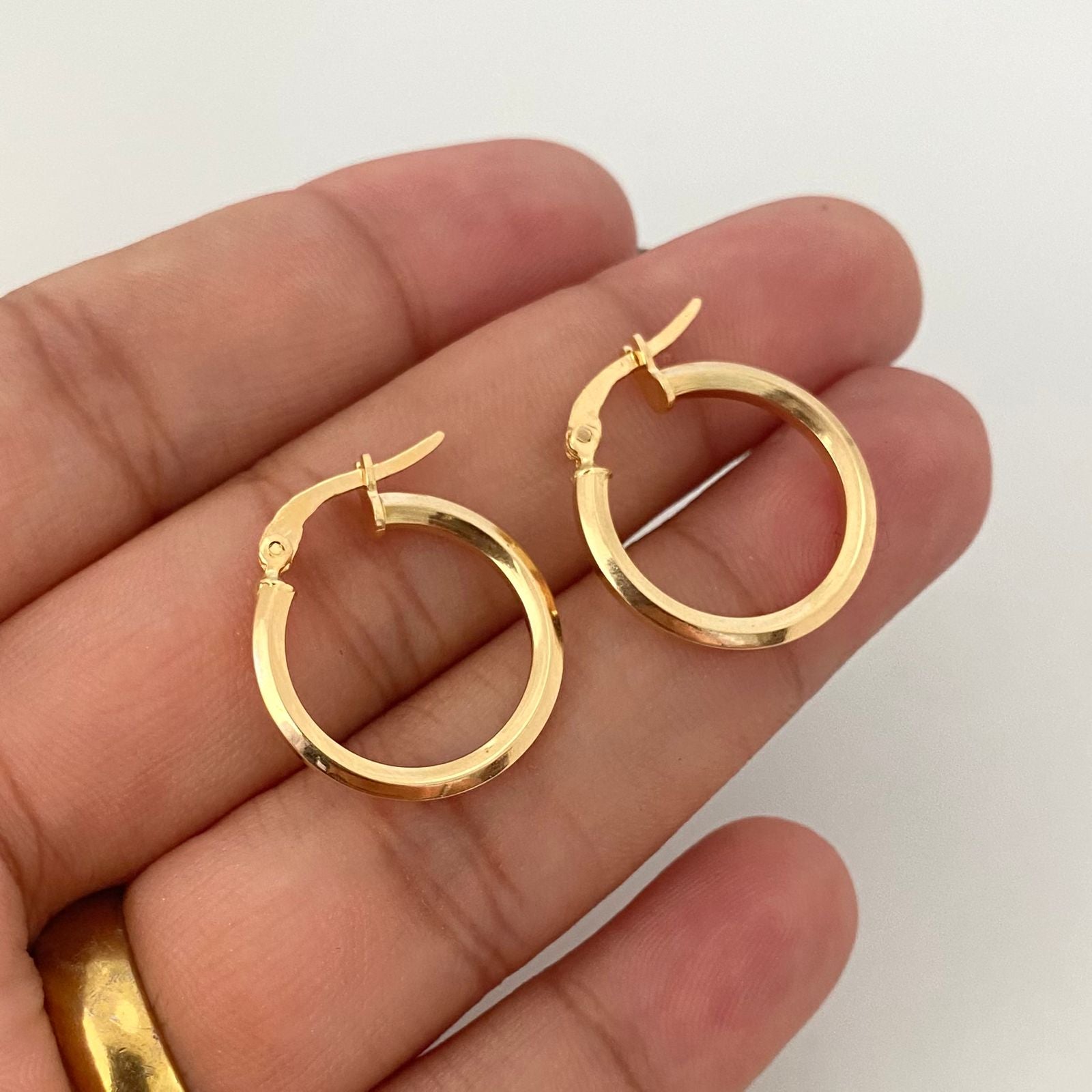 Candonga redonda lisa Oro amarillo 18k 1,7 Gr / 2,1 Cm