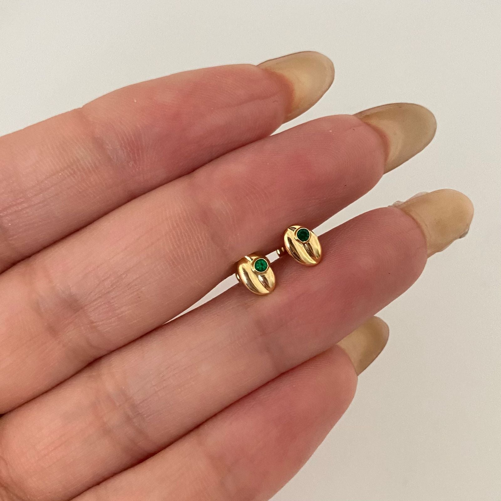 Topos grano de café circon lateral verde Oro amarillo 18k 0,6 Gr / 4,3 mm