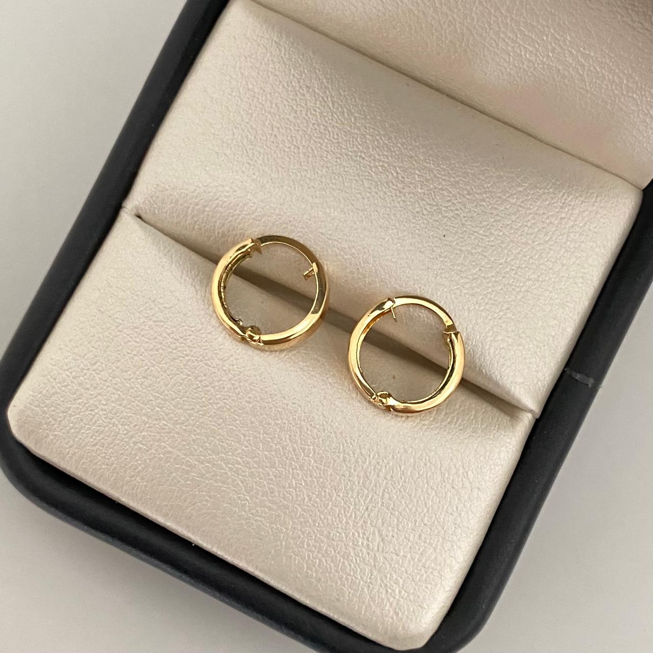 Candonga redonda lisa casting fucsia Oro amarillo 18k 0,8 Gr / 1,0 Cm