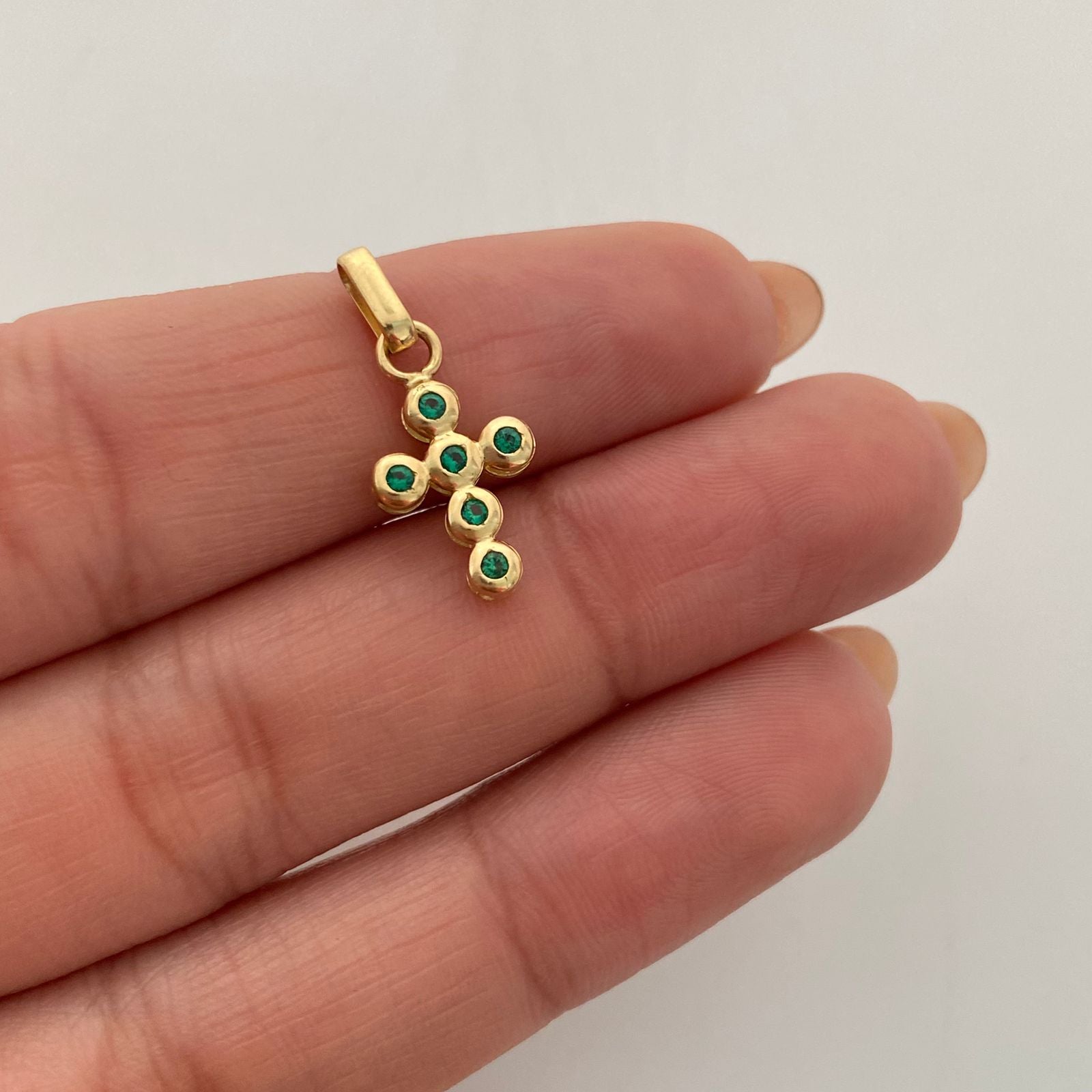 Dije Dije Cruz verde Oro amarillo 18k 1,15 Gr / 9,6 mm / 2 Cm