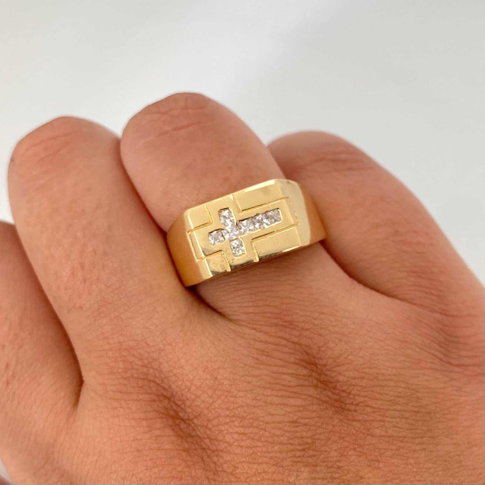 Anillo cruz casting blanco Oro amarillo 18k / Talla 10 1/2 / 7,35 Gr