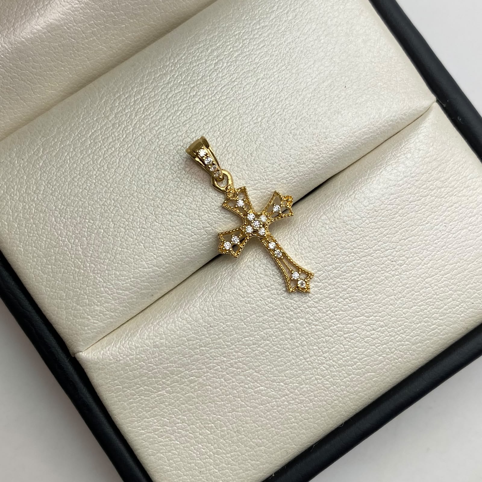 Dije cruz circones blancos Oro amarillo 18k 1 Gr / 12,65 mm / 2,5 Cm