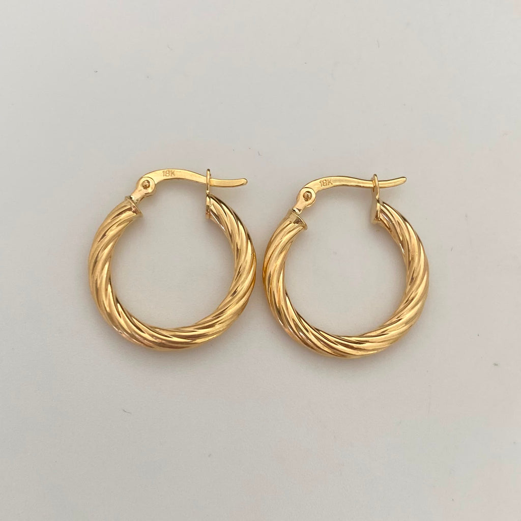 Candonga Entorchada Oro amarillo 18k 1,85 Gr / 2,1 Cm