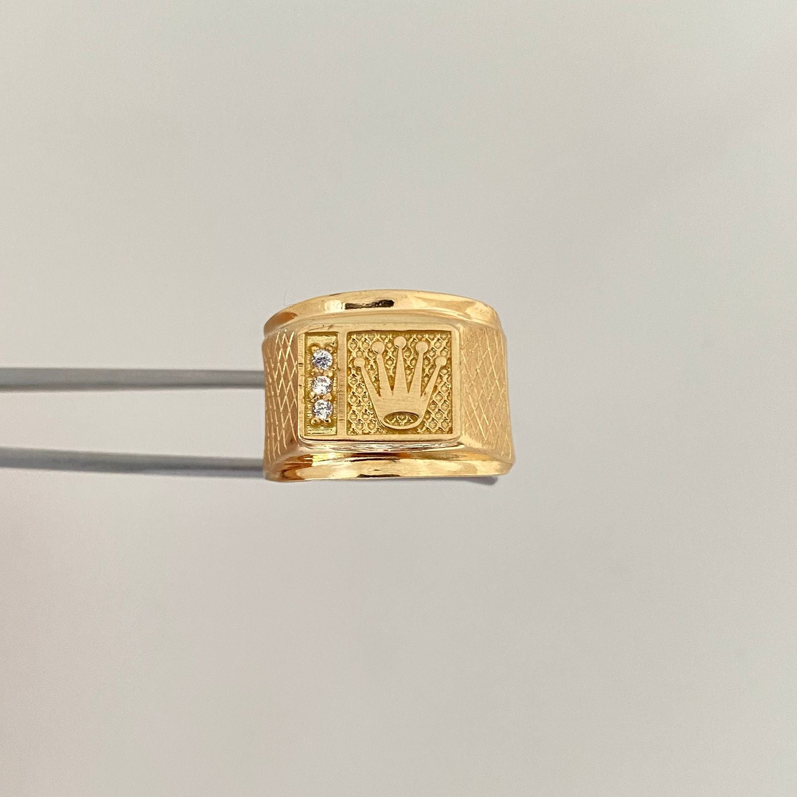 Anillo corona rx linea triple circon Oro amarillo 18k / Talla 8 1/4 / 3,85 Gr