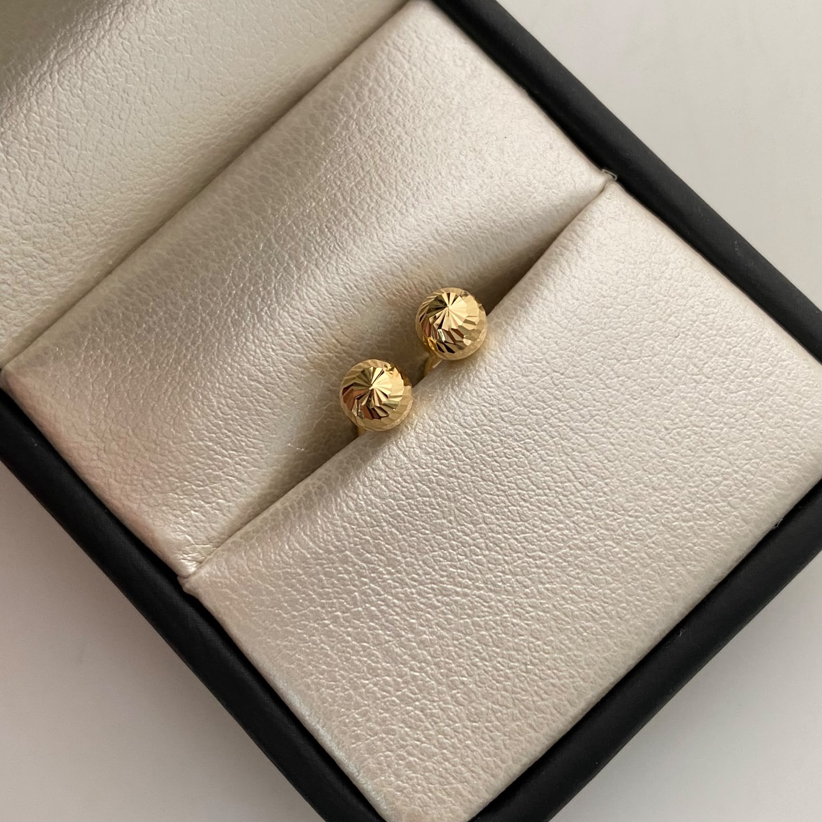 Topos Bola Diamantada 5mm Oro amarillo 18k 0,6 Gr