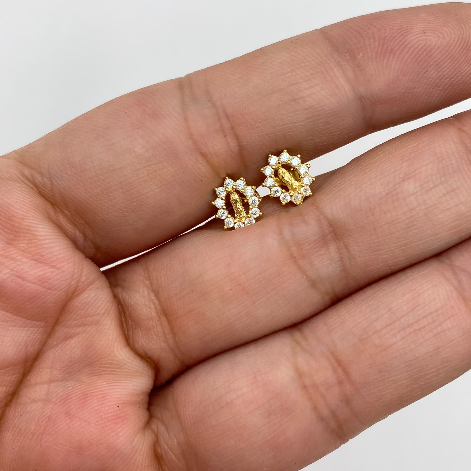 Topos virgen guadalupe circones blancos Oro amarillo 18k 1 Gr / 6,3 mm