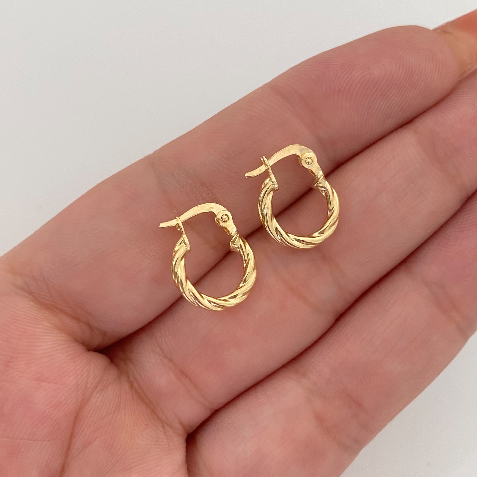 Candonga Entorchada Oro amarillo 18k 1,25 Gr / 1,5 Cm