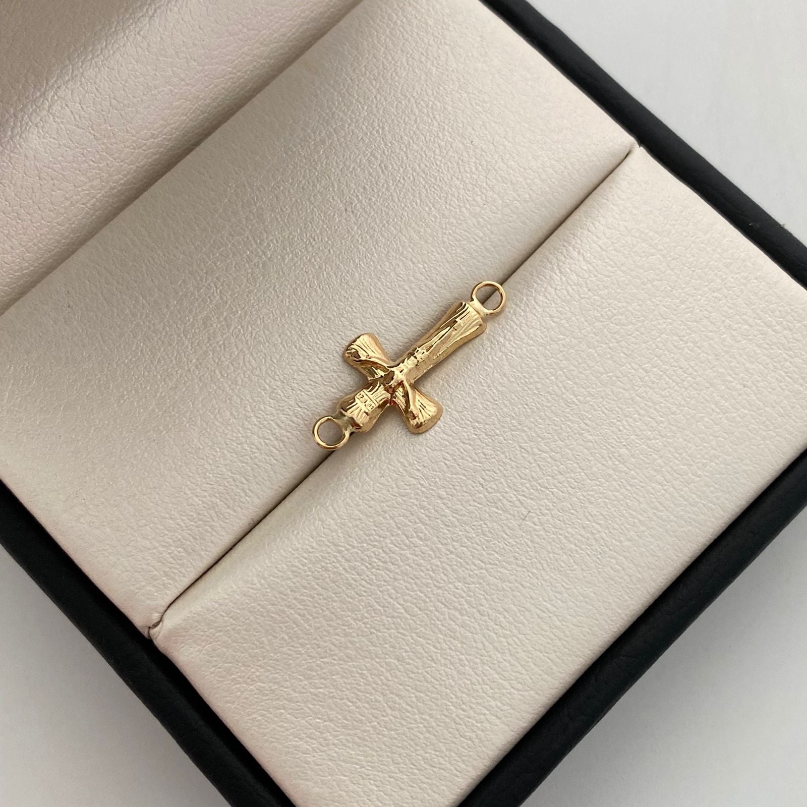 Herraje Cruz Cristo Oro amarillo 18k 0,4 Gr / 2 Cm