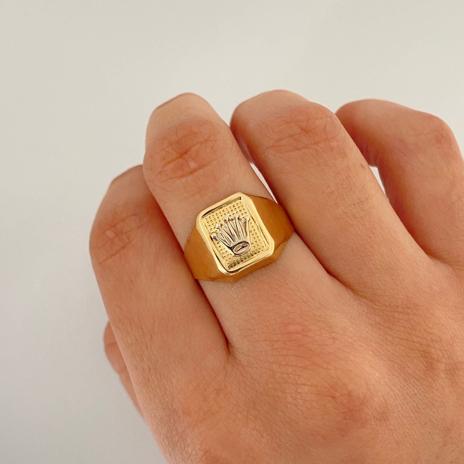 Anillo troquel ovalado corona rx Oro amarillo y Oro blanco 18k / Talla 11 1/2 / 3,6 Gr