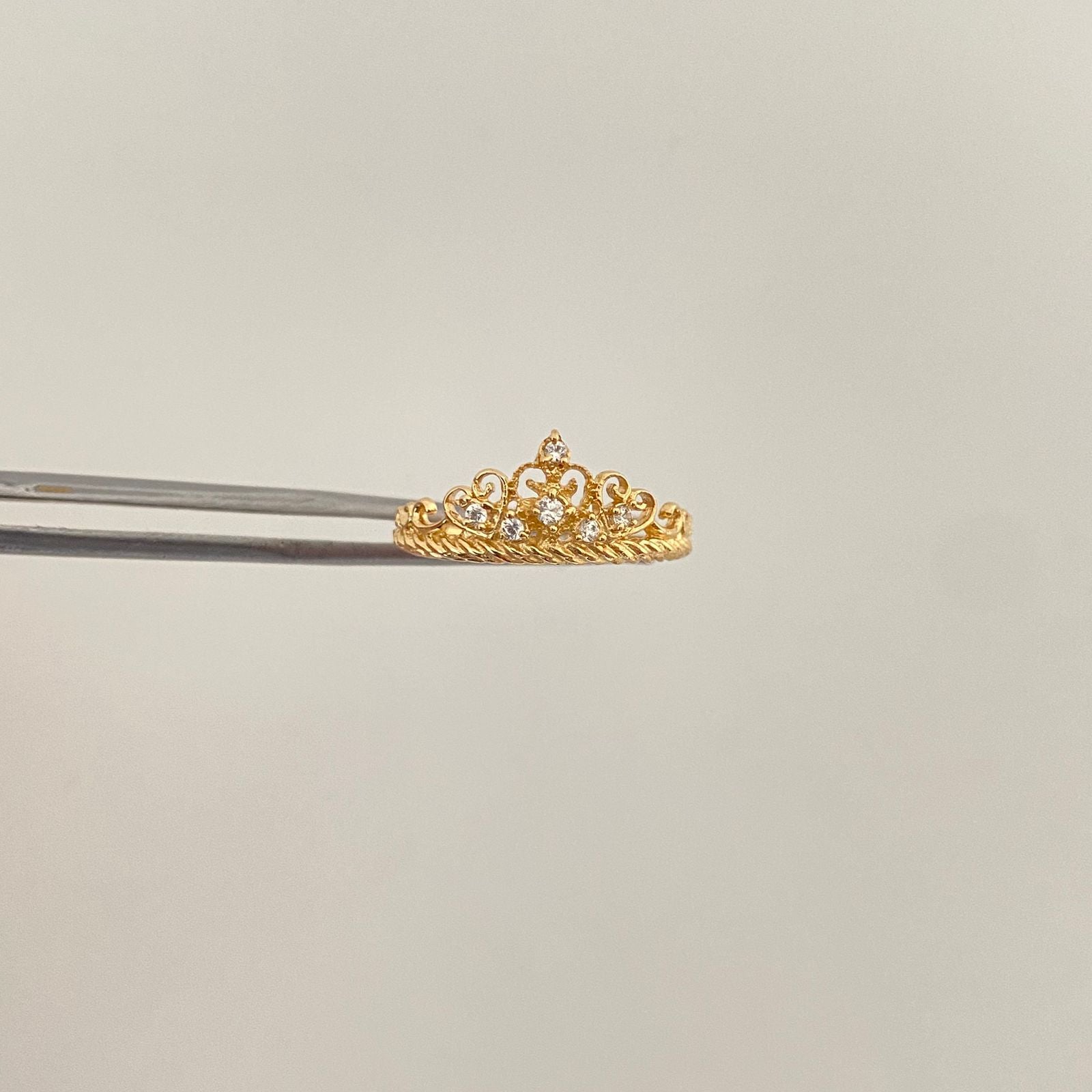 Anillo tiara 15´s corona casting Oro amarillo 18k / Talla 5 1/2 / 1,7 Gr