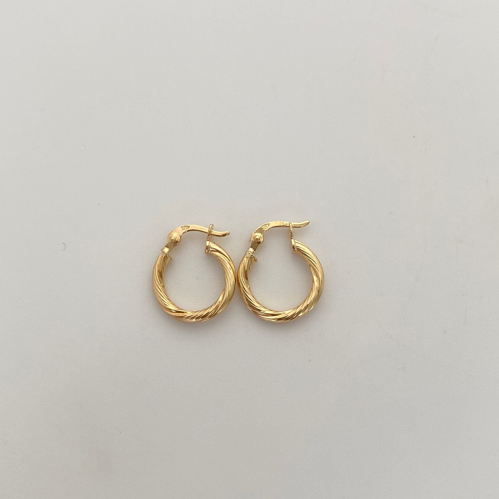 Candonga Entorchada Oro amarillo 18k 1 Gr / 1,5 Cm