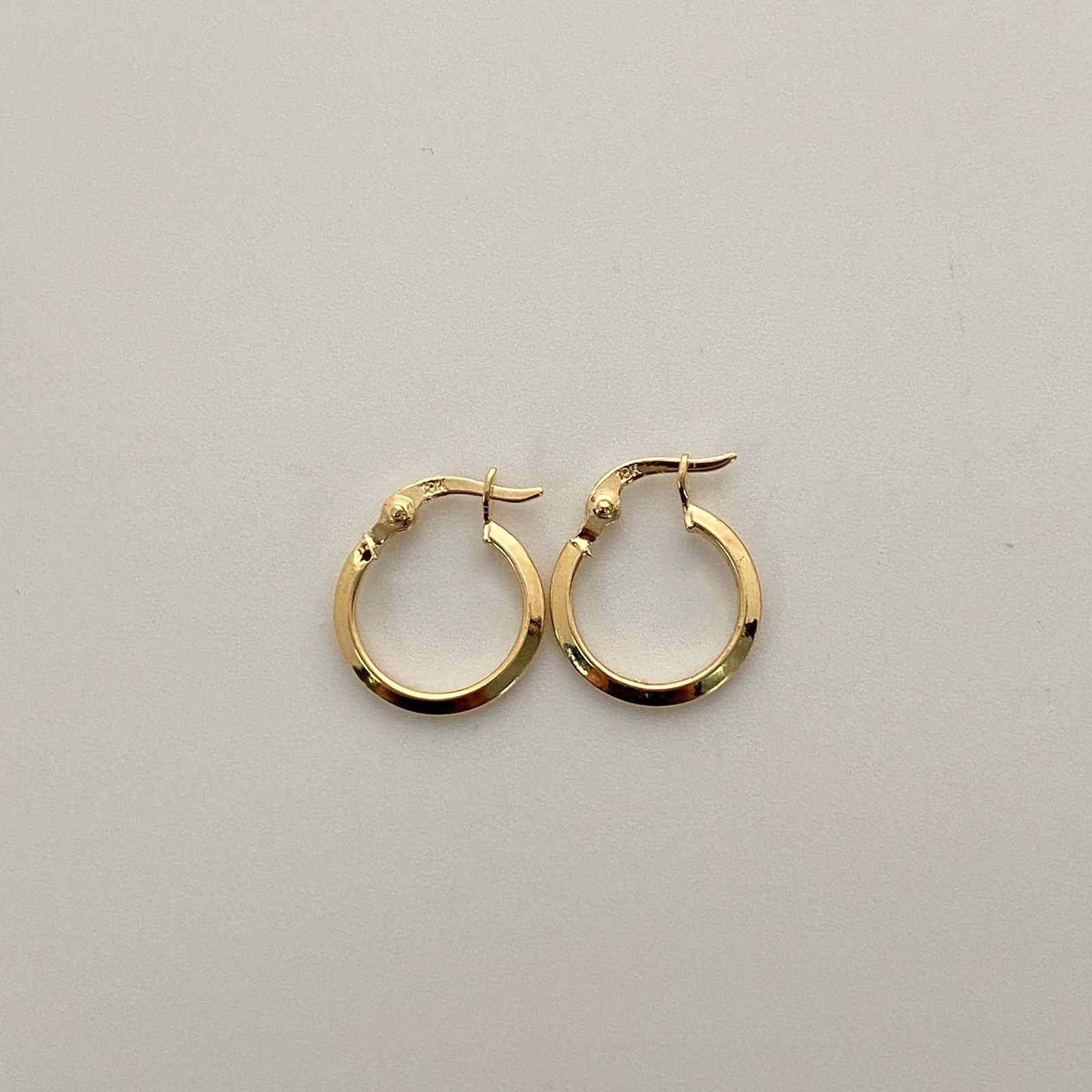 Candonga biselada lisa Oro amarillo 18k 0,80 Gr / 1,5 Cm