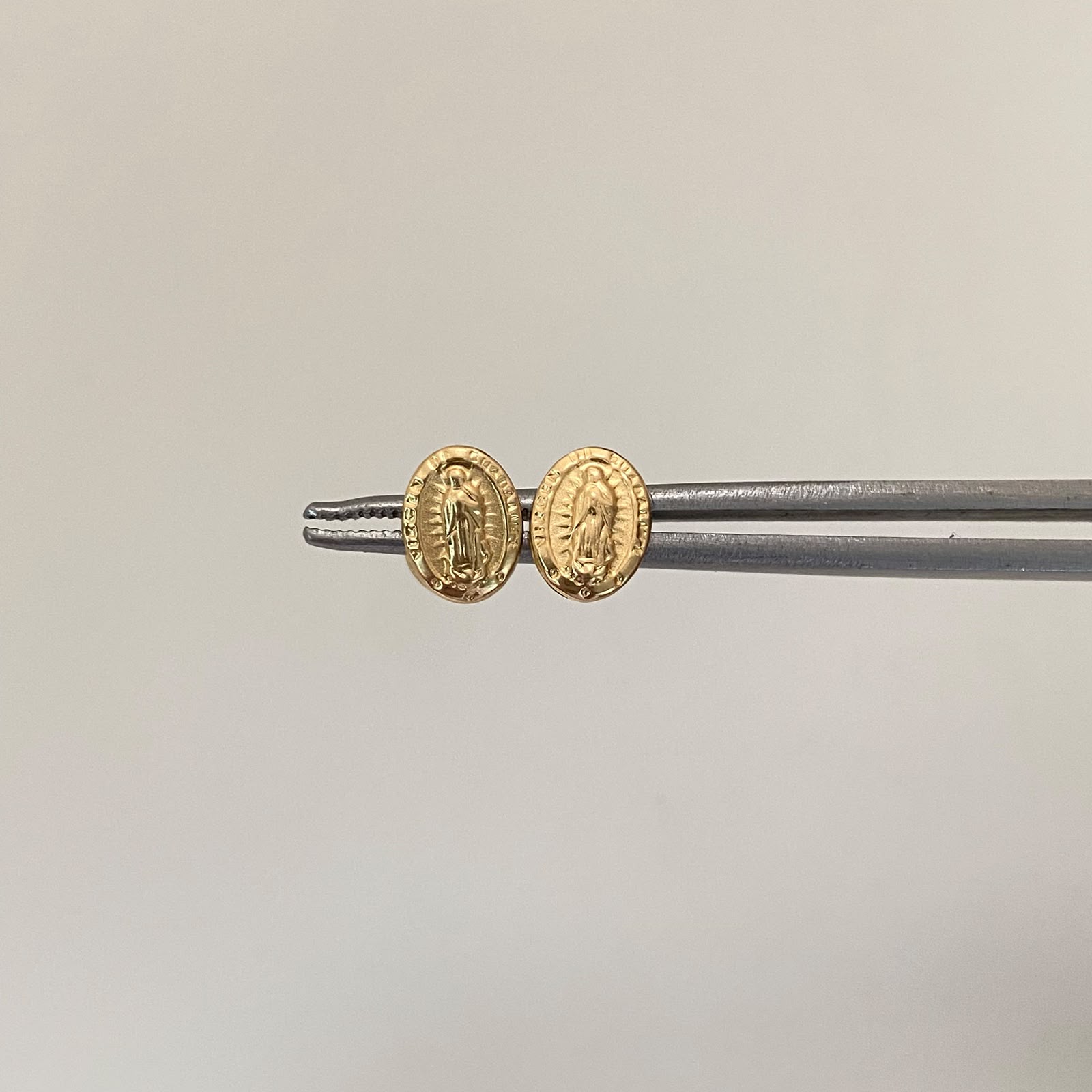 Topos virgen de guadalupe ovalo  Oro amarillo 18k 0,65 Gr / 7,5 mm