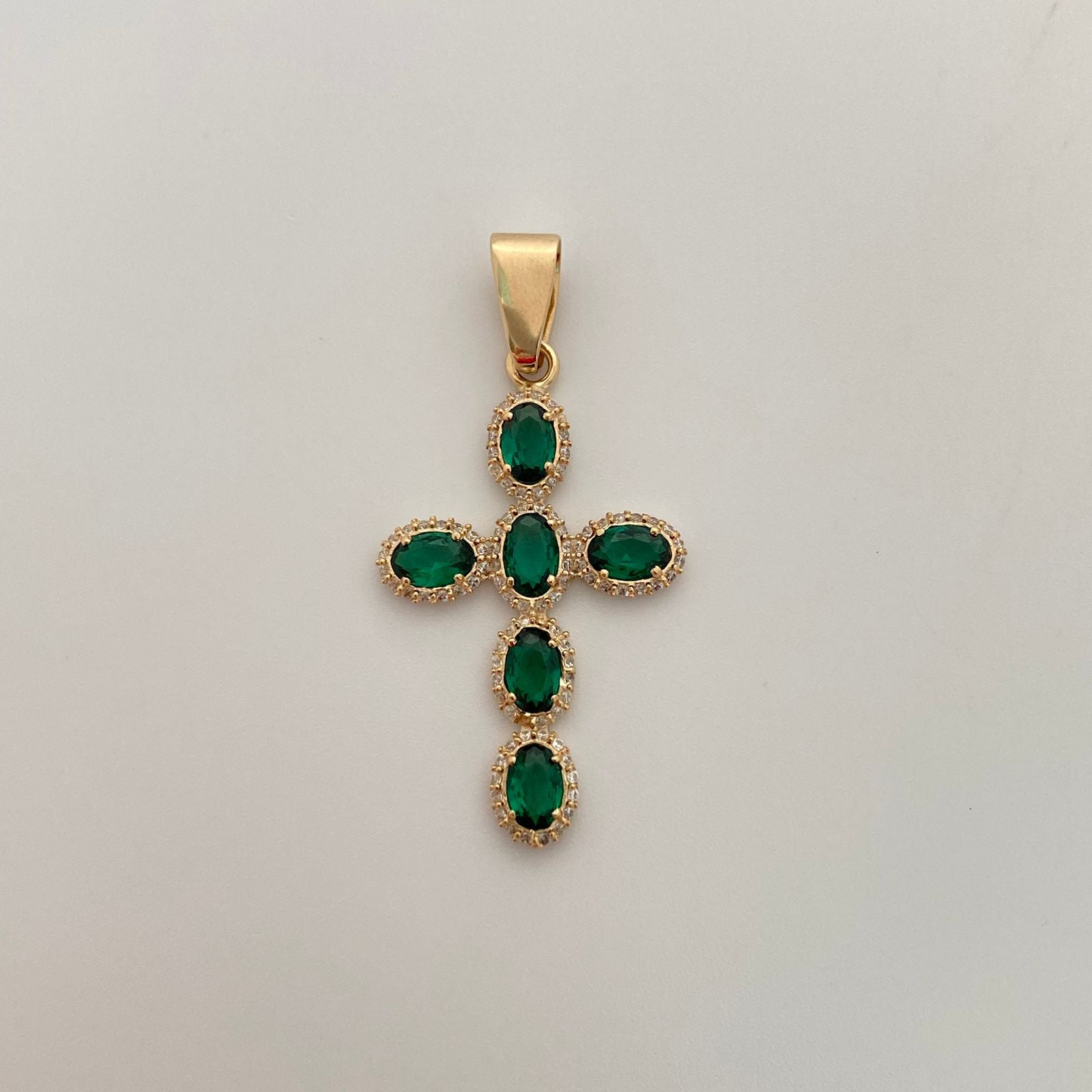 Dije Cruz Casting Verde y blanco Oro amarillo 18k 3,5 Gr / 23 mm / 5,5 Cm
