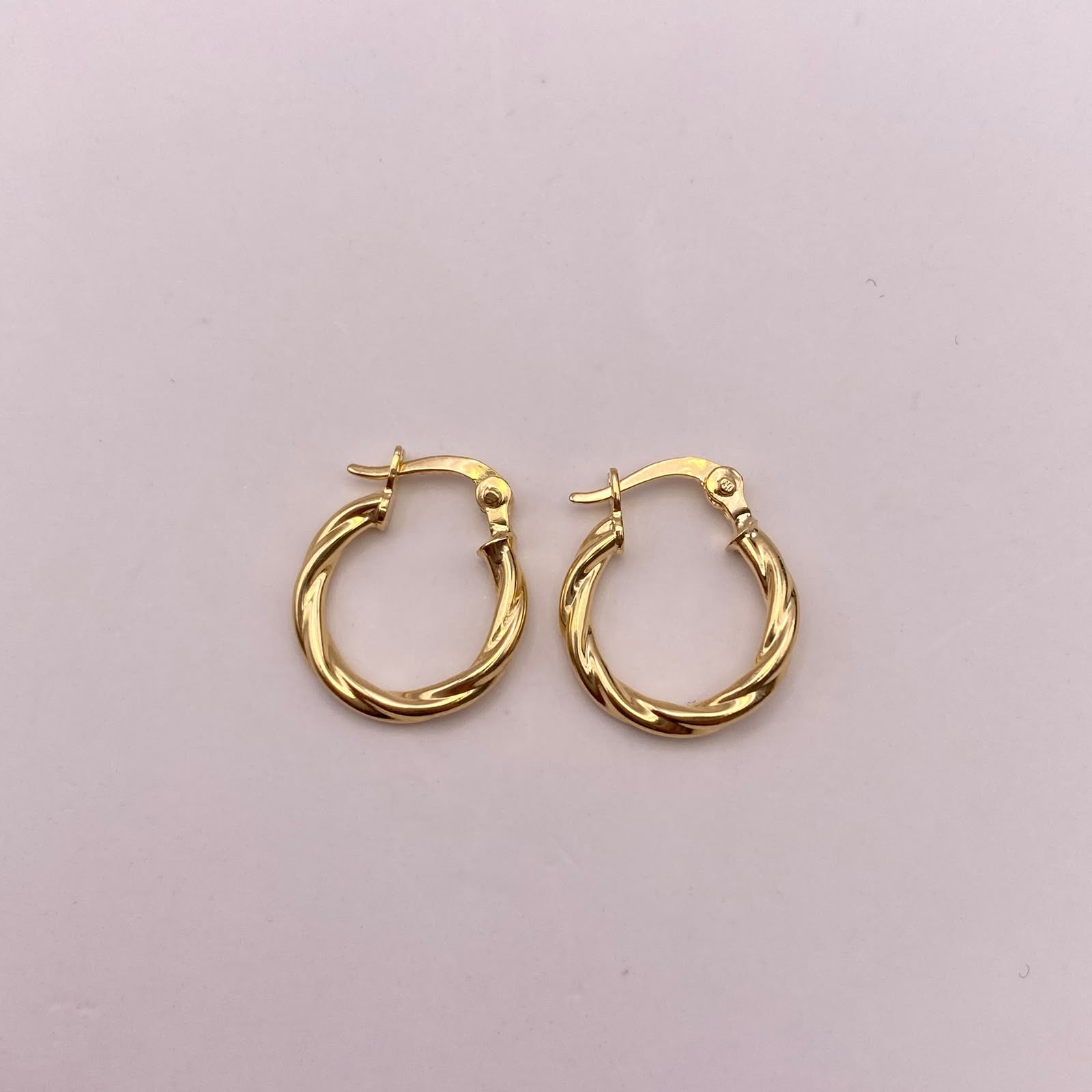 Candonga entorchadas Oro amarillo 18k 1,28 Gr / 1,5 Cm