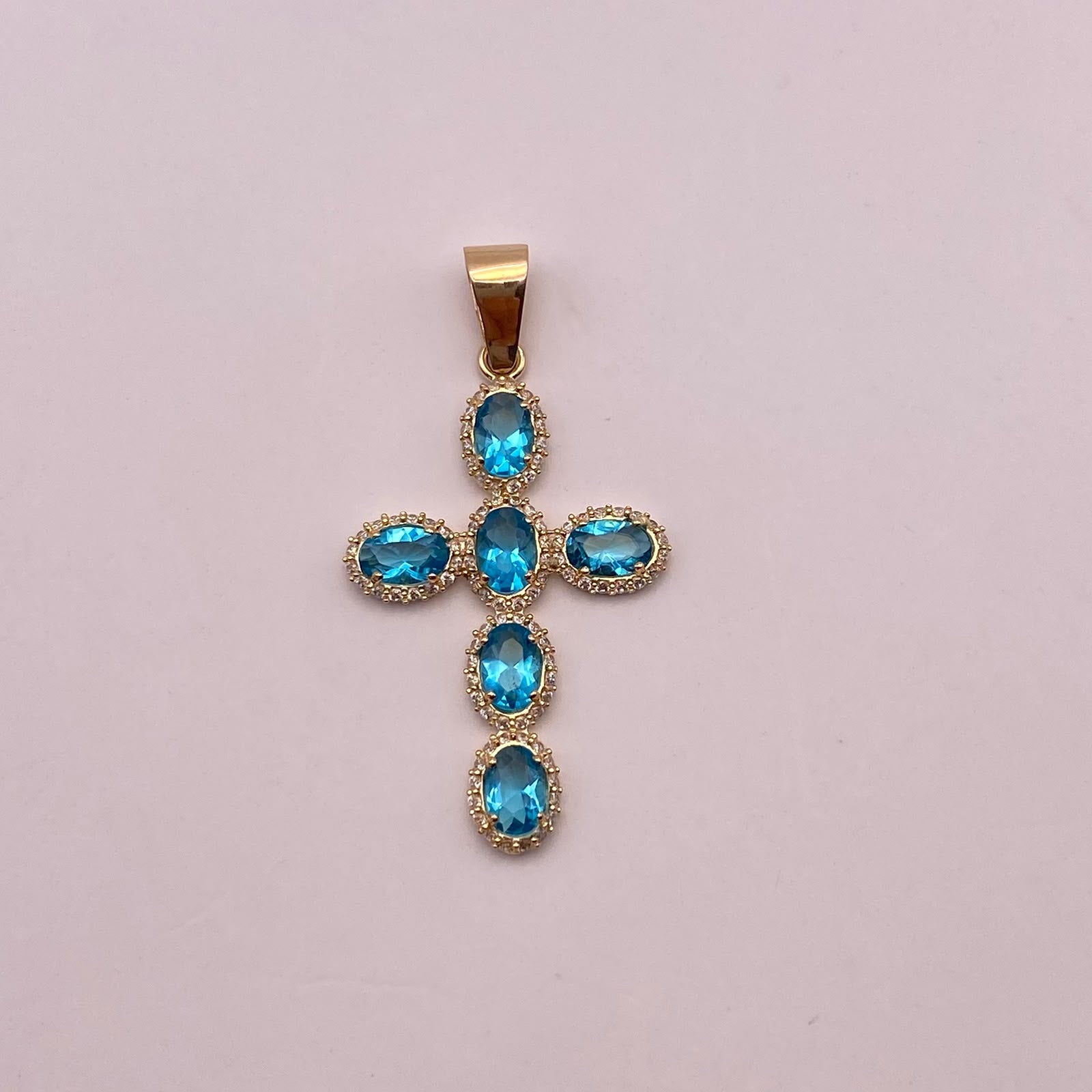 Dije Cruz azul circones Oro amarillo 18k 3,07 Gr / 22,9 mm / 4,5 Cm
