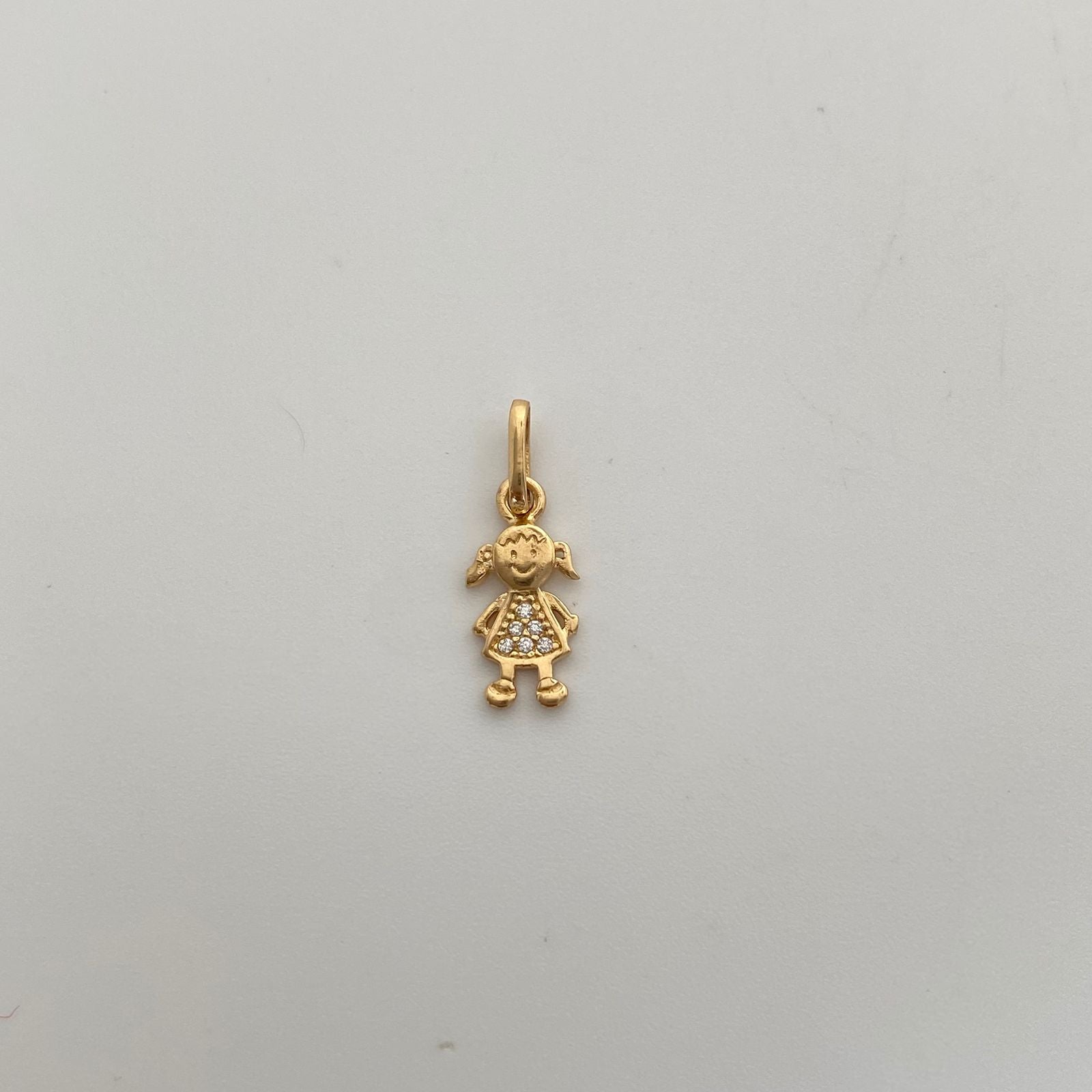 Dije Niña Casting Oro amarillo 18k 0,85 Gr / 7,2 mm / 2 Cm