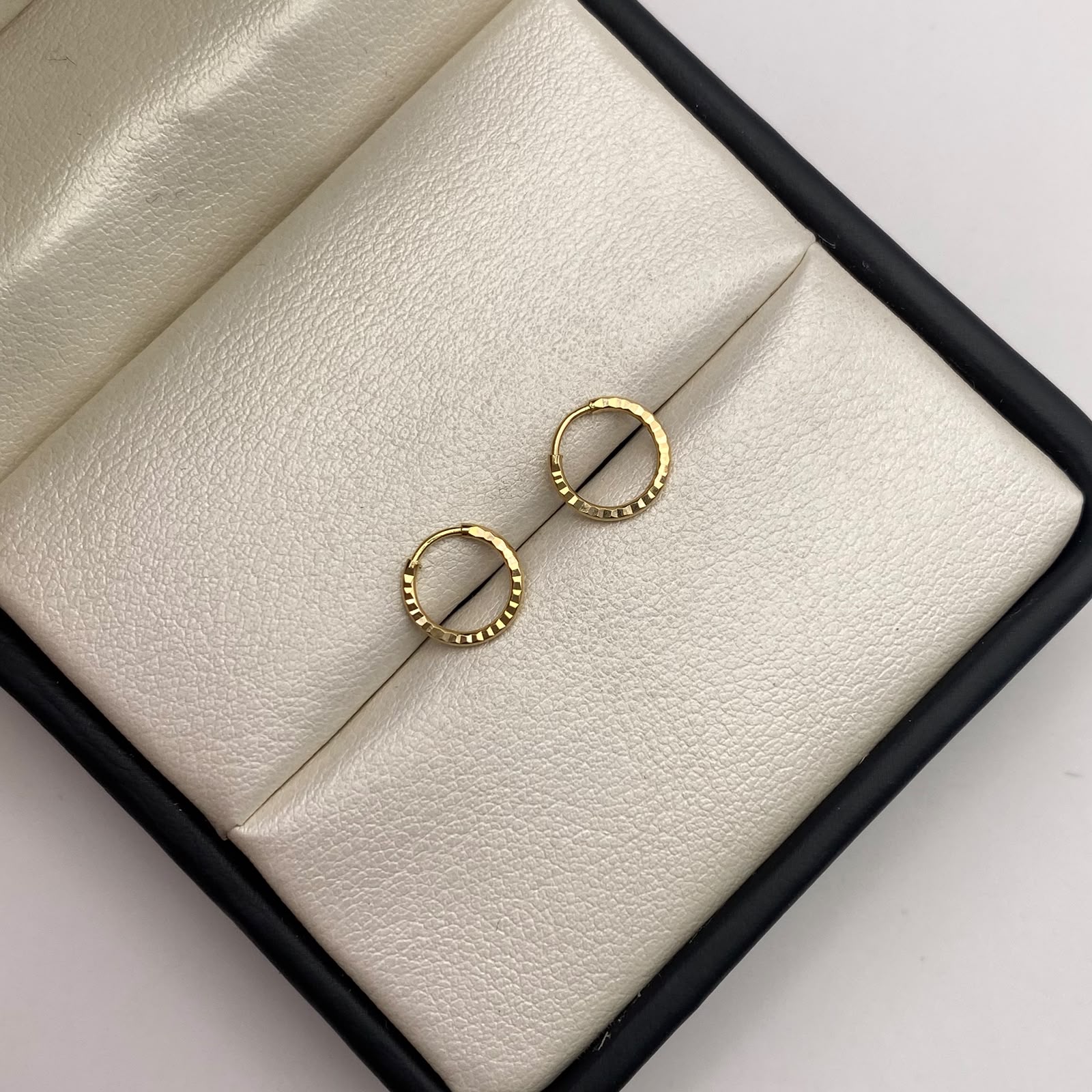 Candonga imperdible diamantadas Oro amarillo 18k 0,42 Gr / 0,8 Cm