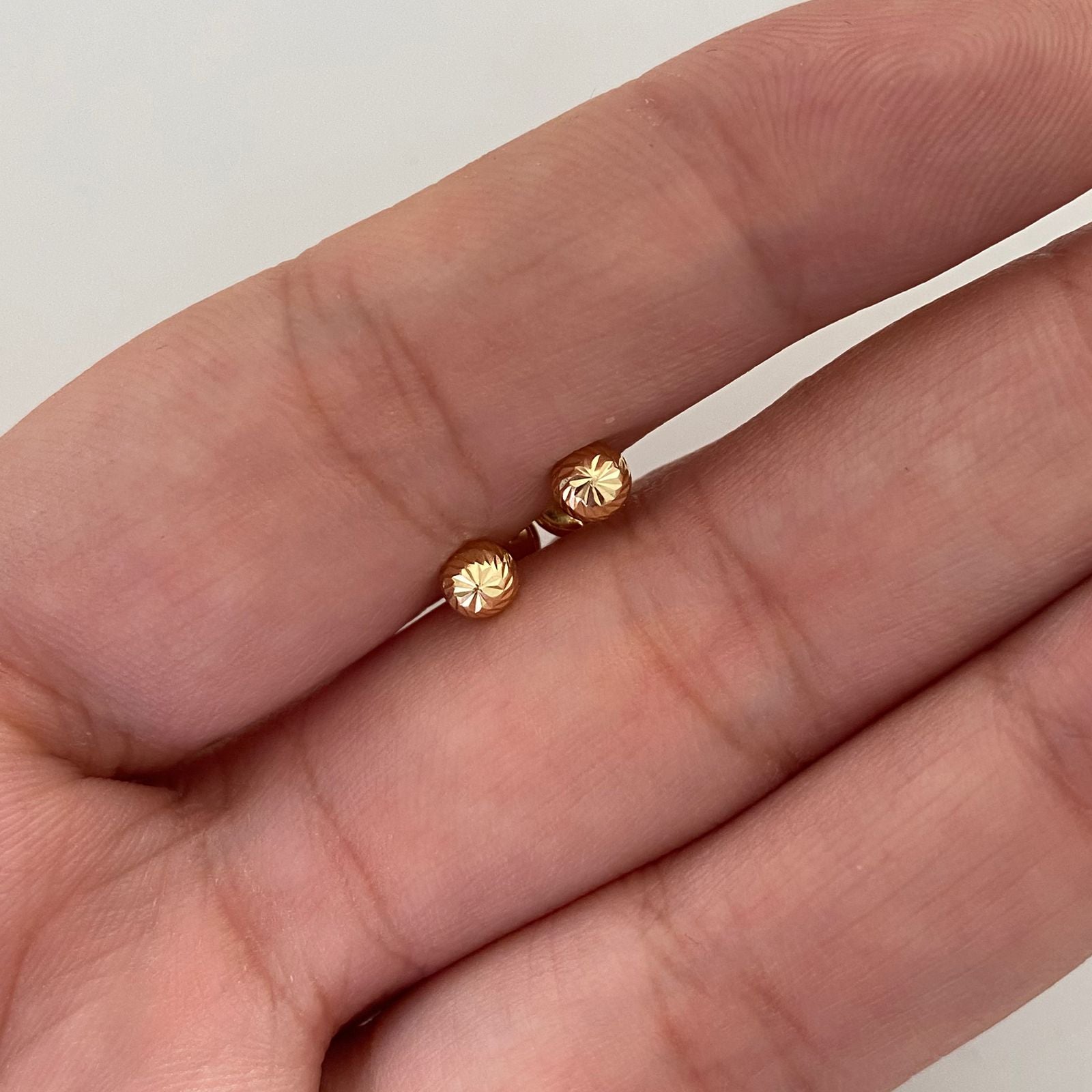 Topos Media Bola Diamantada 4mm Oro amarillo 18k 0,45 Gr