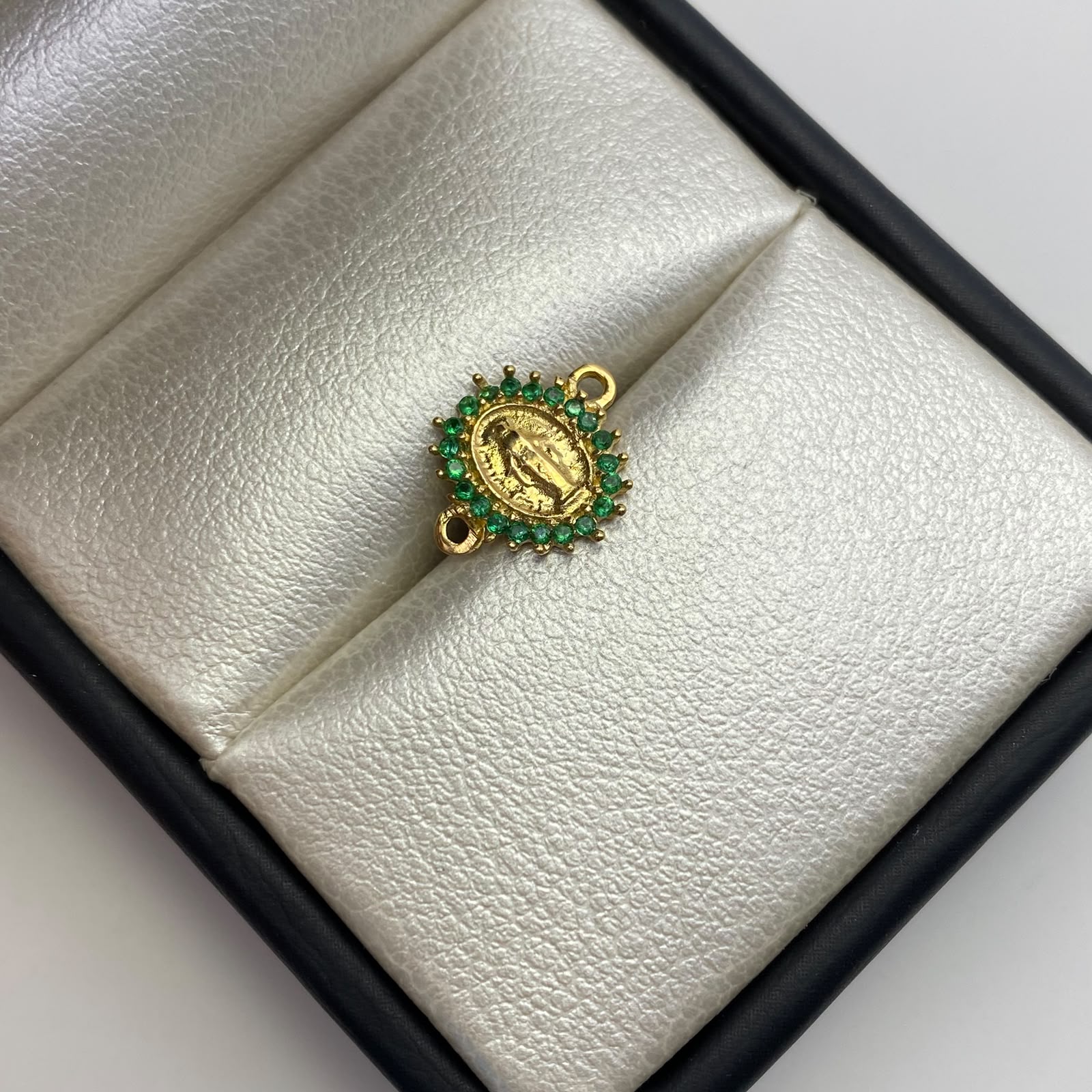 Herraje Virgen milagrosa verde Oro amarillo 18k 0,75 Gr / 1,4 Cm