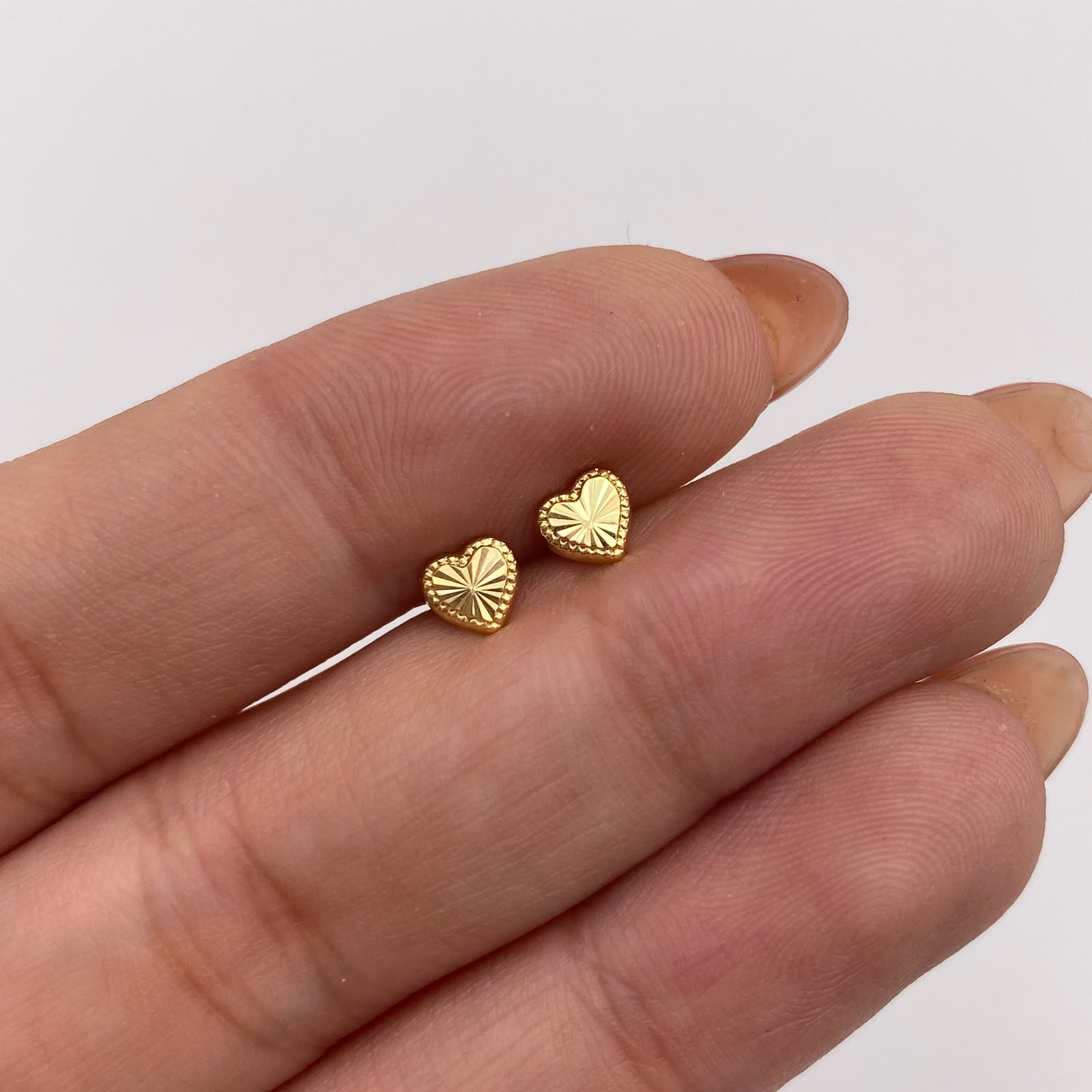 Topos Corazon fondo diamantado Oro amarillo 18k 0,5 Gr / 5,1 mm