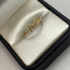 Anillo Fe circones corazon silueta Oro amarillo 18k / Talla 6 1/2 / 1 Gr / 1 mm
