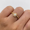 Anillo solitario circones blancos Oro amarillo 18k / Talla 6 3/4 / 1,9 Gr / 1,27 mm