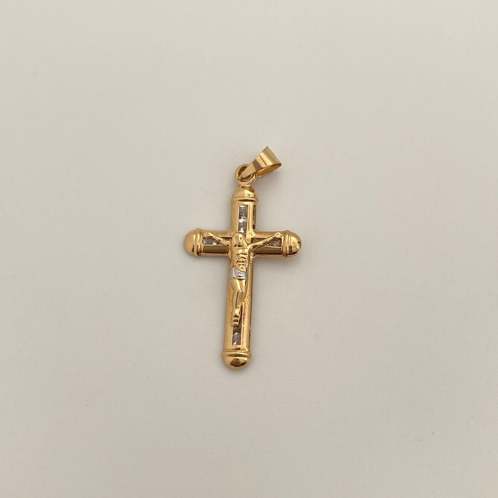 Dije It Cruz circones blancos puntas redondas Oro amarillo 18k +5 / 1,5 Gr / 36,6 Cm