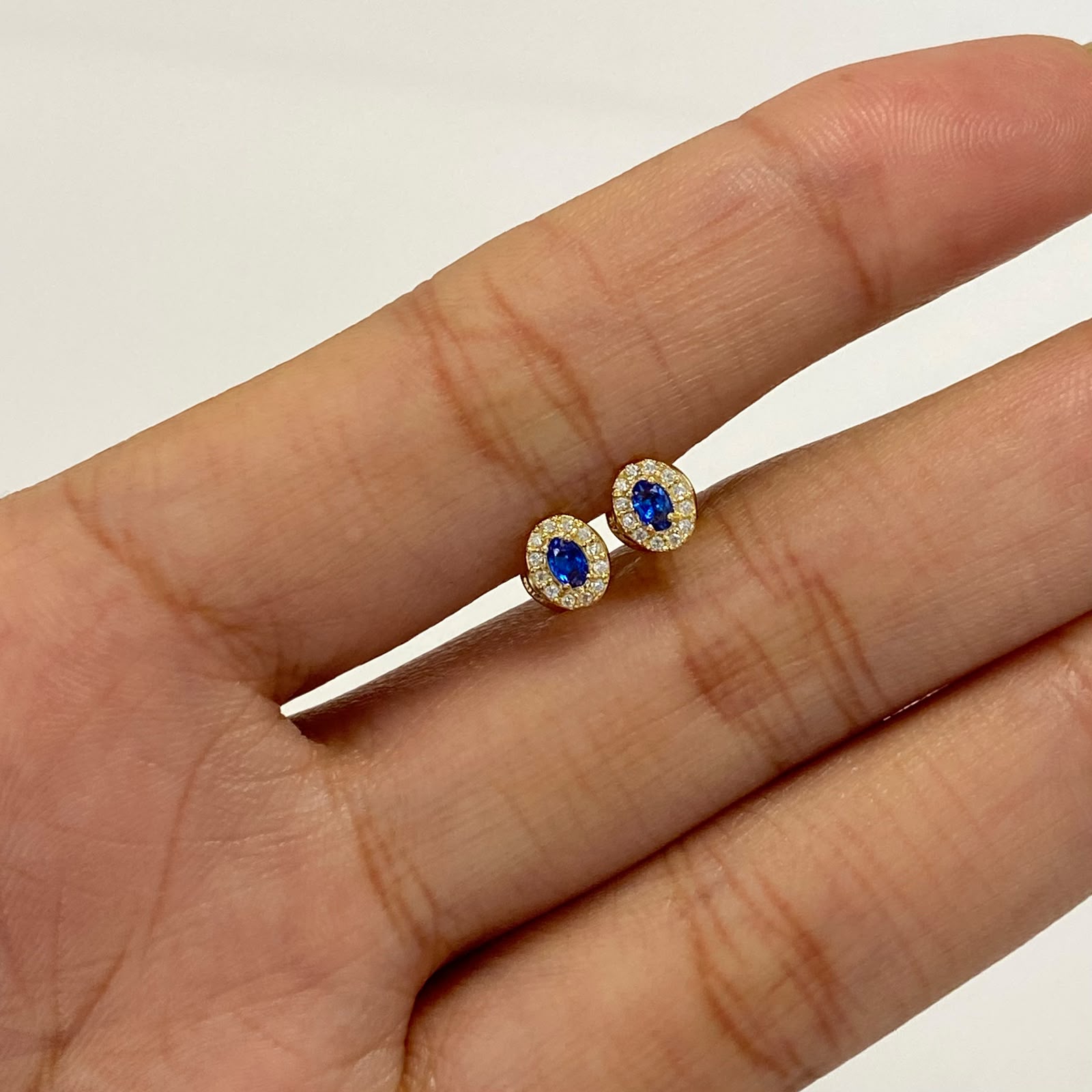 Topos ovalado circón azul rey Oro amarillo 18k 0,7 Gr / 4,4 mm
