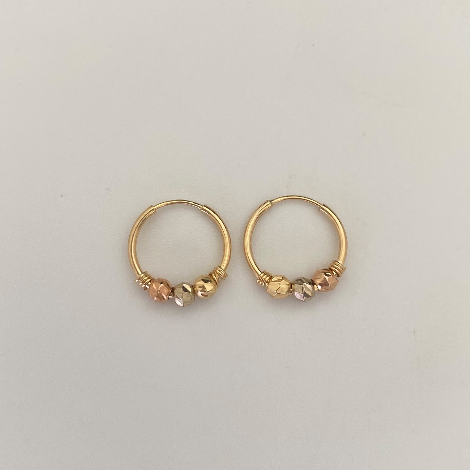 Candonga Imperdible Bola Diamantada Tres oros 18k 0,9 Gr / 1,3 Cm