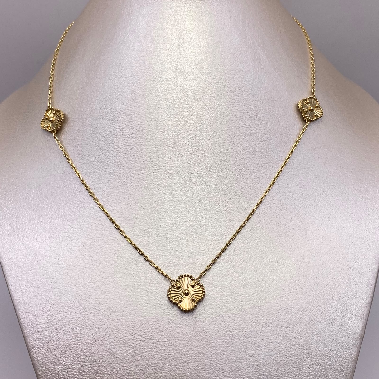 Cadena It Trebol diamantado Oro amarillo 18k 6,71 Gr / 0,9 mm / 45 Cm