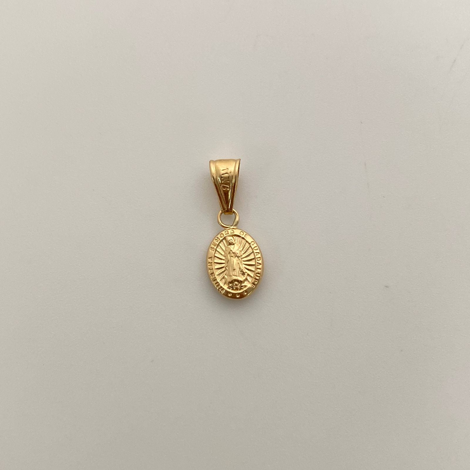 Dije Virgen de Guadalupe Oro amarillo 18k 0,5 Gr / 7,9 mm / 2 Cm