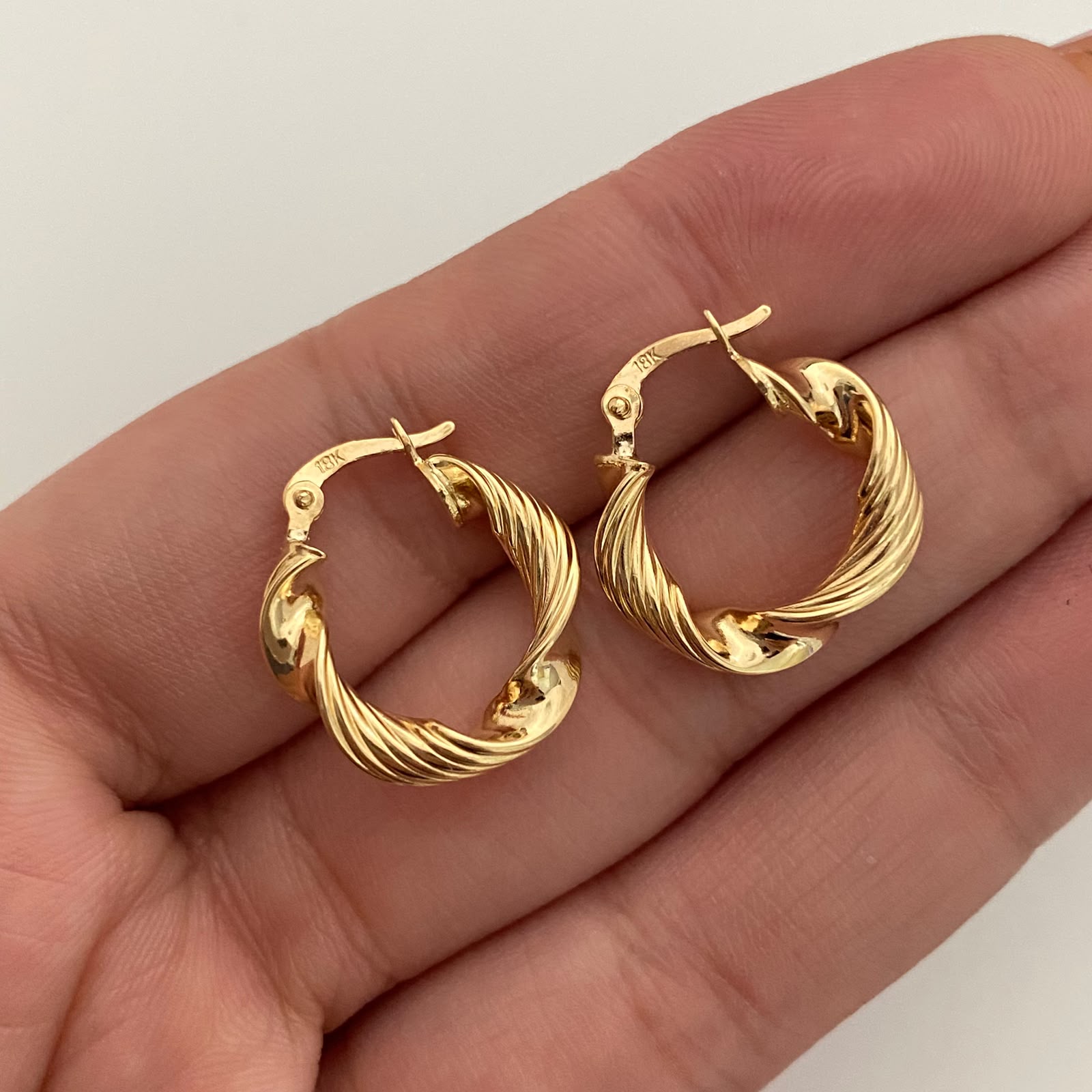 Candonga Entorchada Oro amarillo 18k 2 Gr / 1,7 Cm