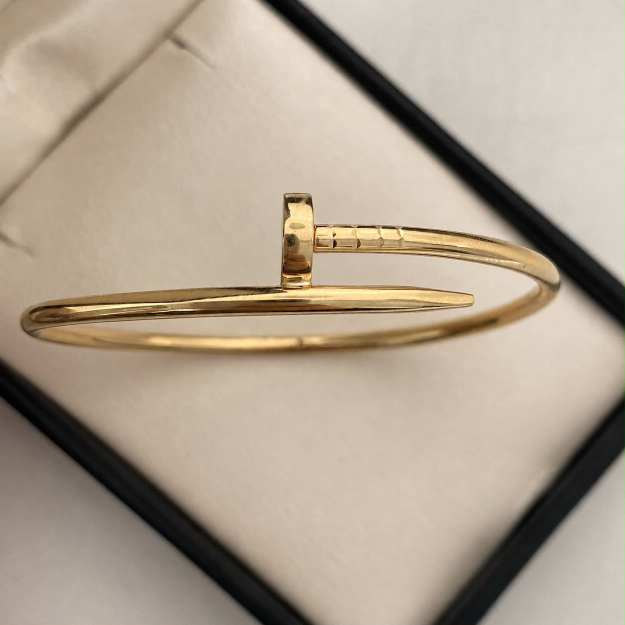 Aro It Clavo Oro amarillo 18k +4 / 6,4 Gr / 2,9 mm / 18,5 Cm