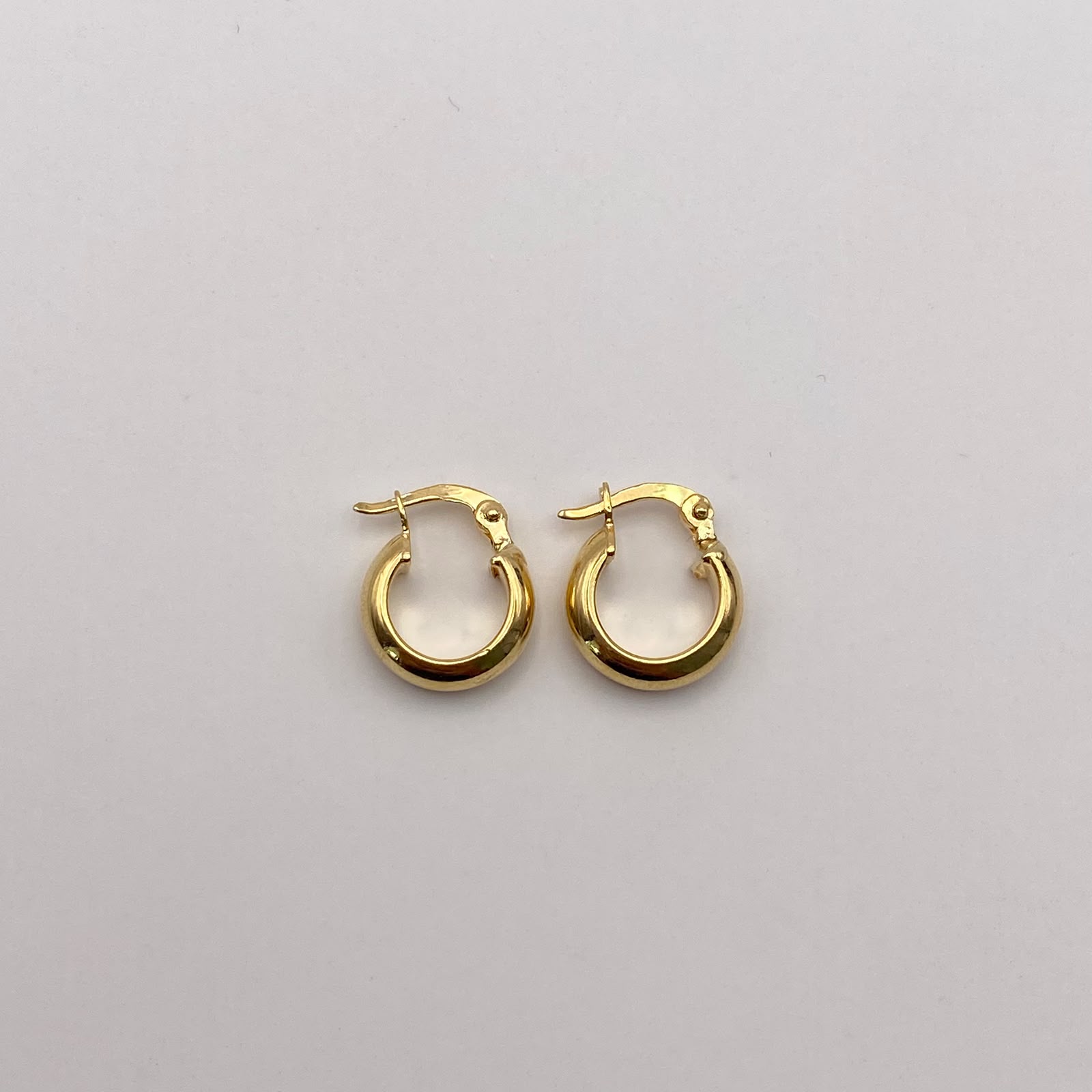 Candonga lisa Oro amarillo 18k 1,4 Gr / 1,5 Cm