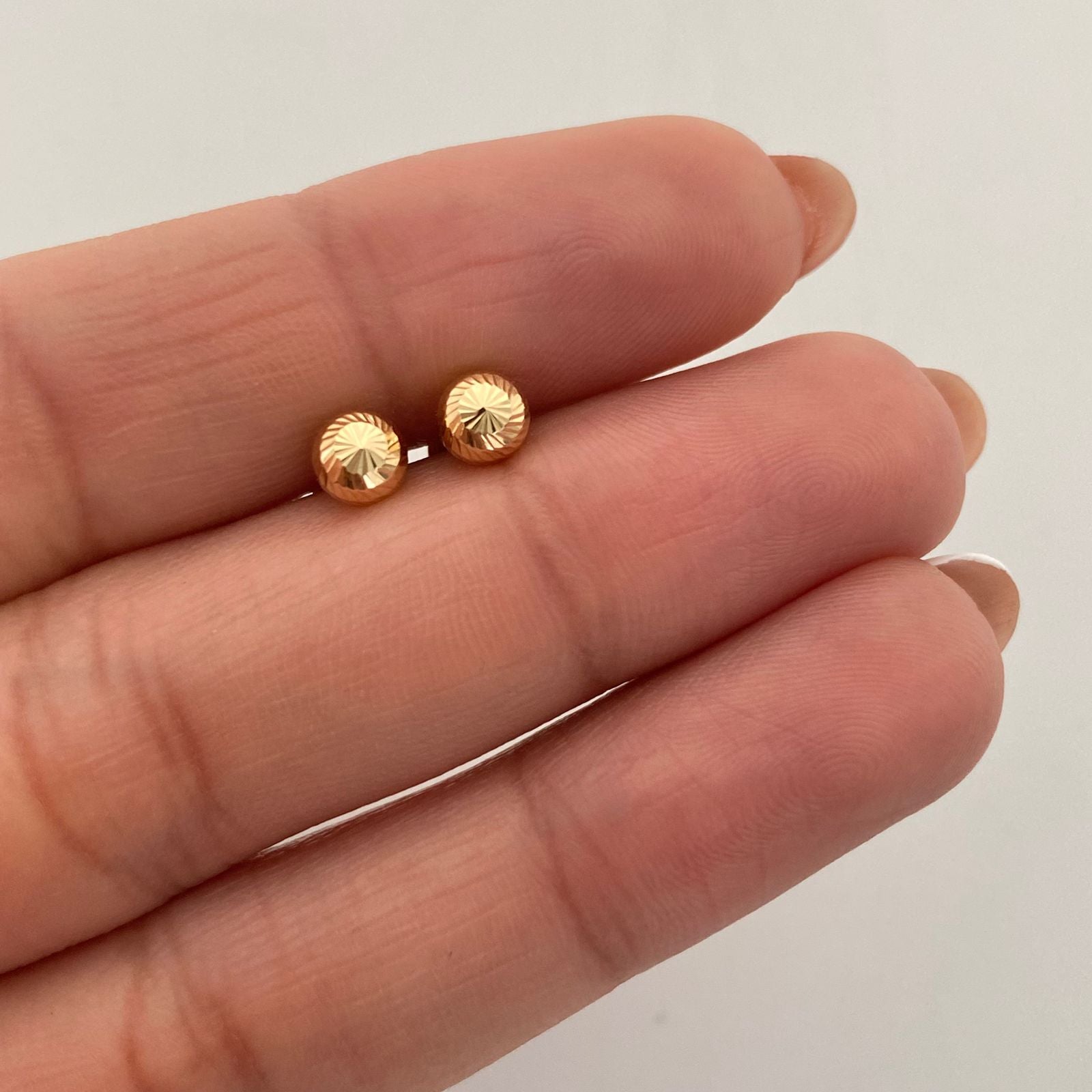Topos bola diamantada 5mm  Oro amarillo 18k 0,65 Gr