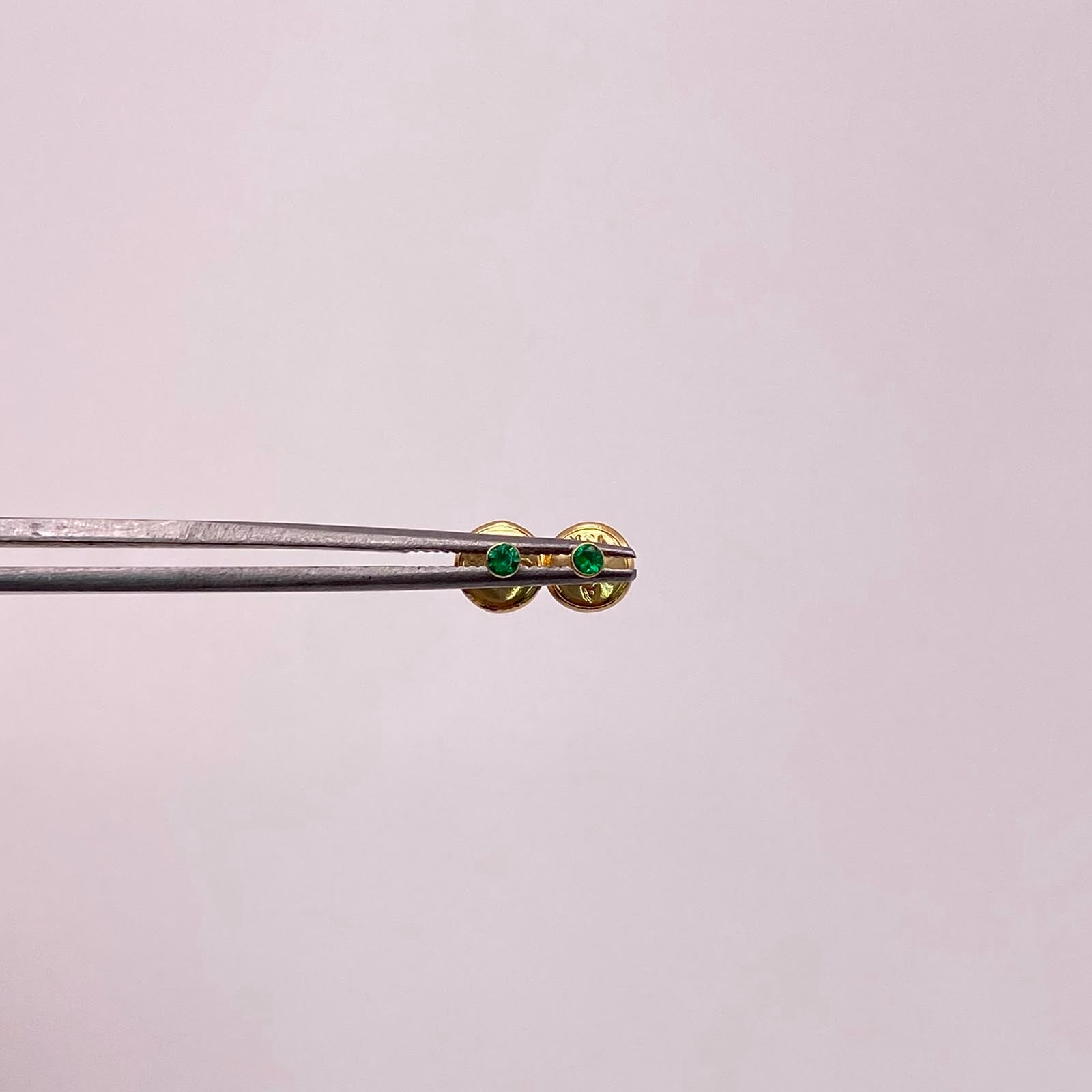 Topos Mini Circon Verde Oro amarillo 18k 0,35 Gr / 2 mm