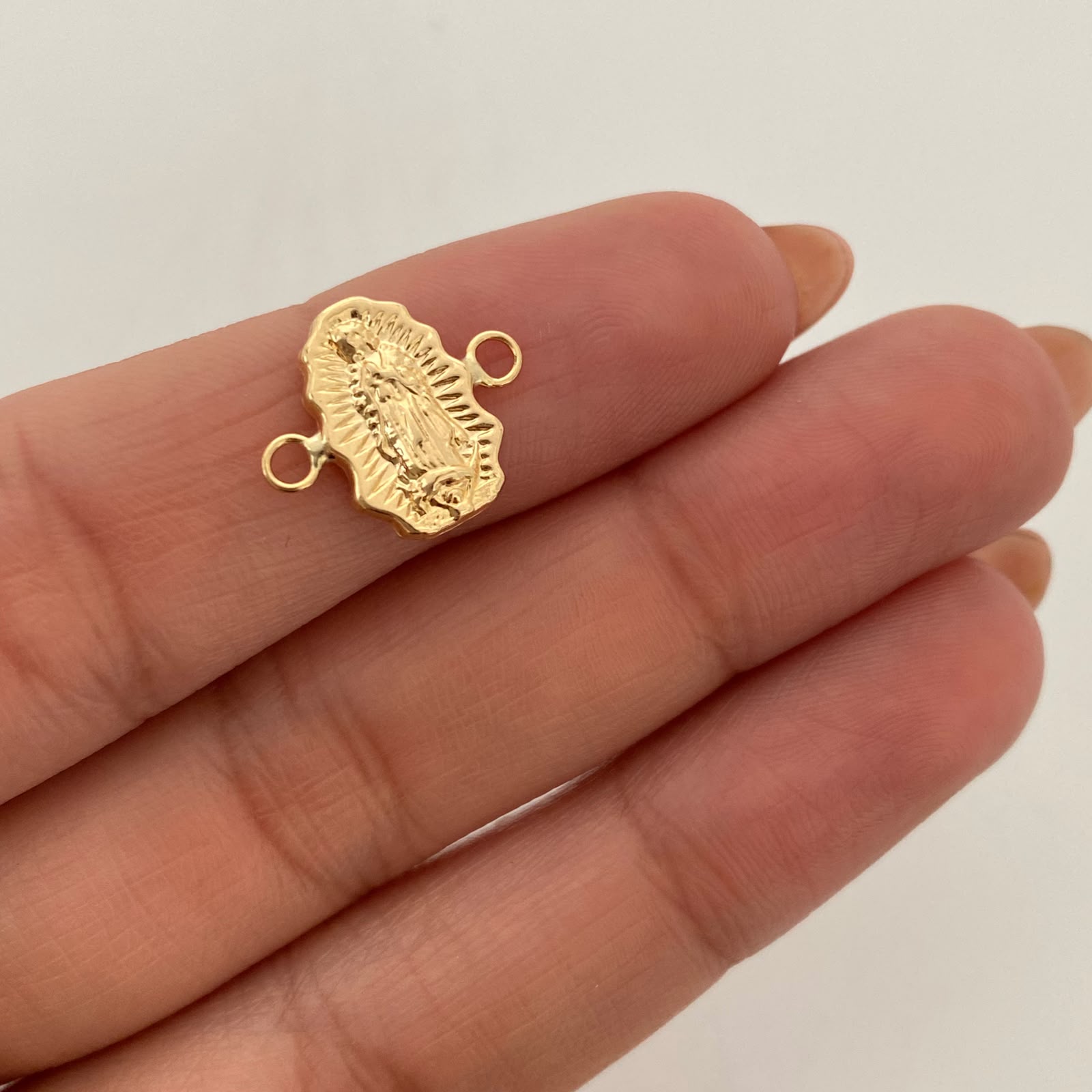 Herraje Virgen De Guadalupe Silueta Oro amarillo 18k 0,6 Gr / 1,5 Cm