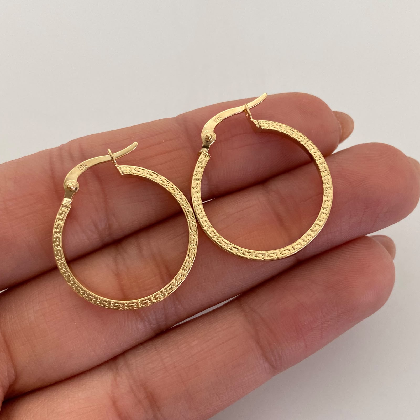 Candonga Lisa Vs Oro amarillo 18k 1,7 Gr / 2,4 Cm