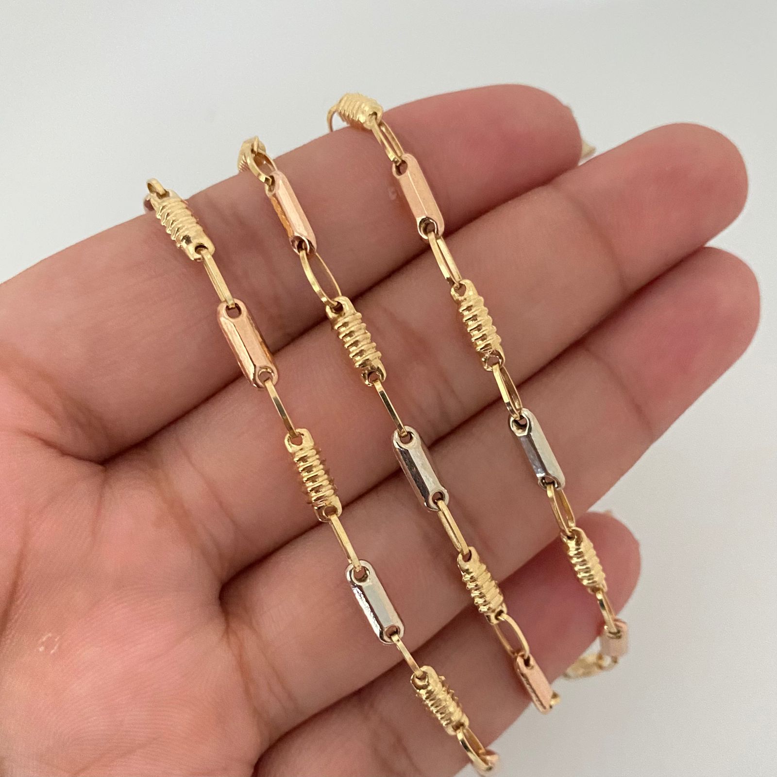 Cadena rustica Oro amarillo y Oro blanco 18k 9,90 Gr / 3,4 mm / 60 Cm Broche 0,60