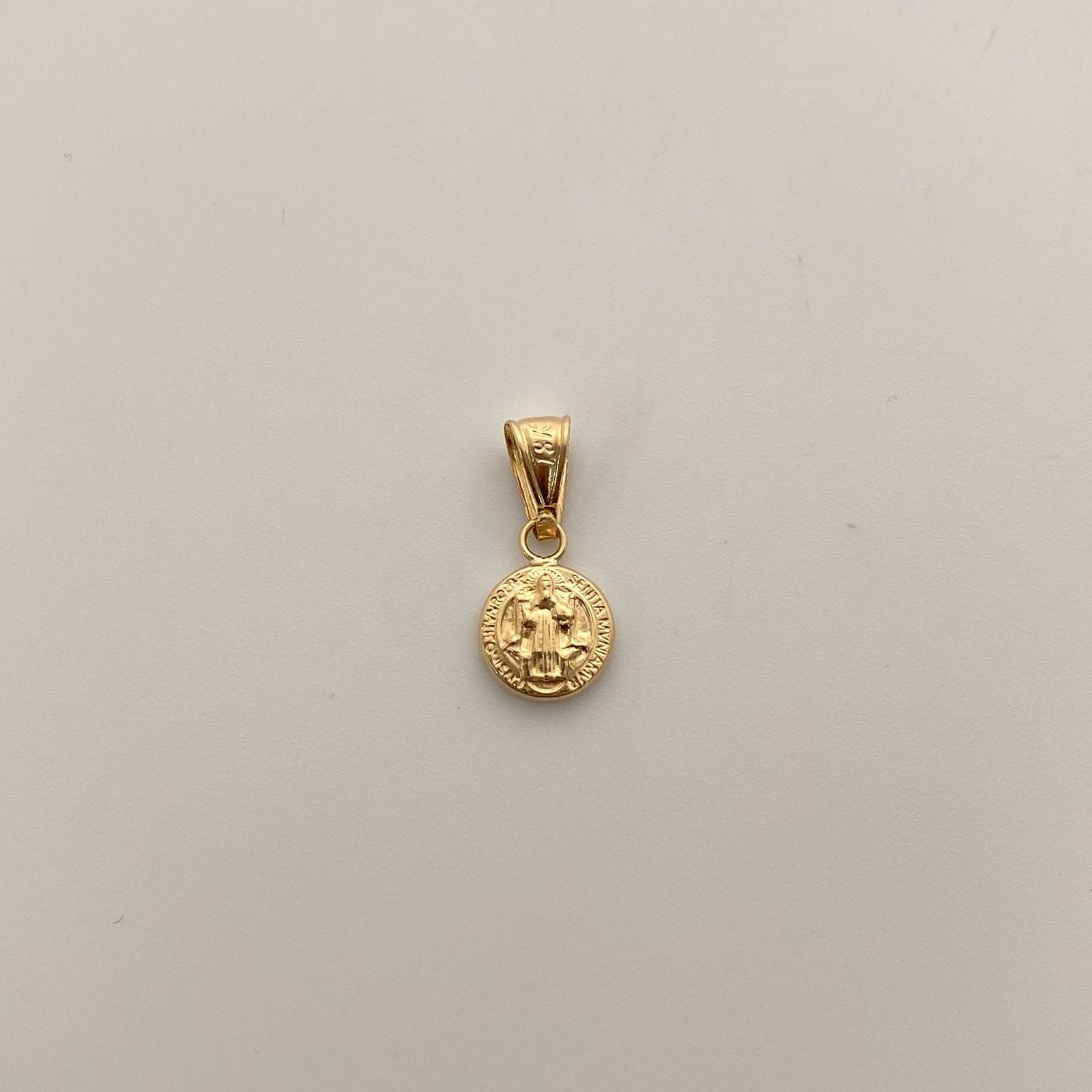 Dije San Benito Oro amarillo 18k 0,45 Gr / 8,5 mm / 1,7 Cm