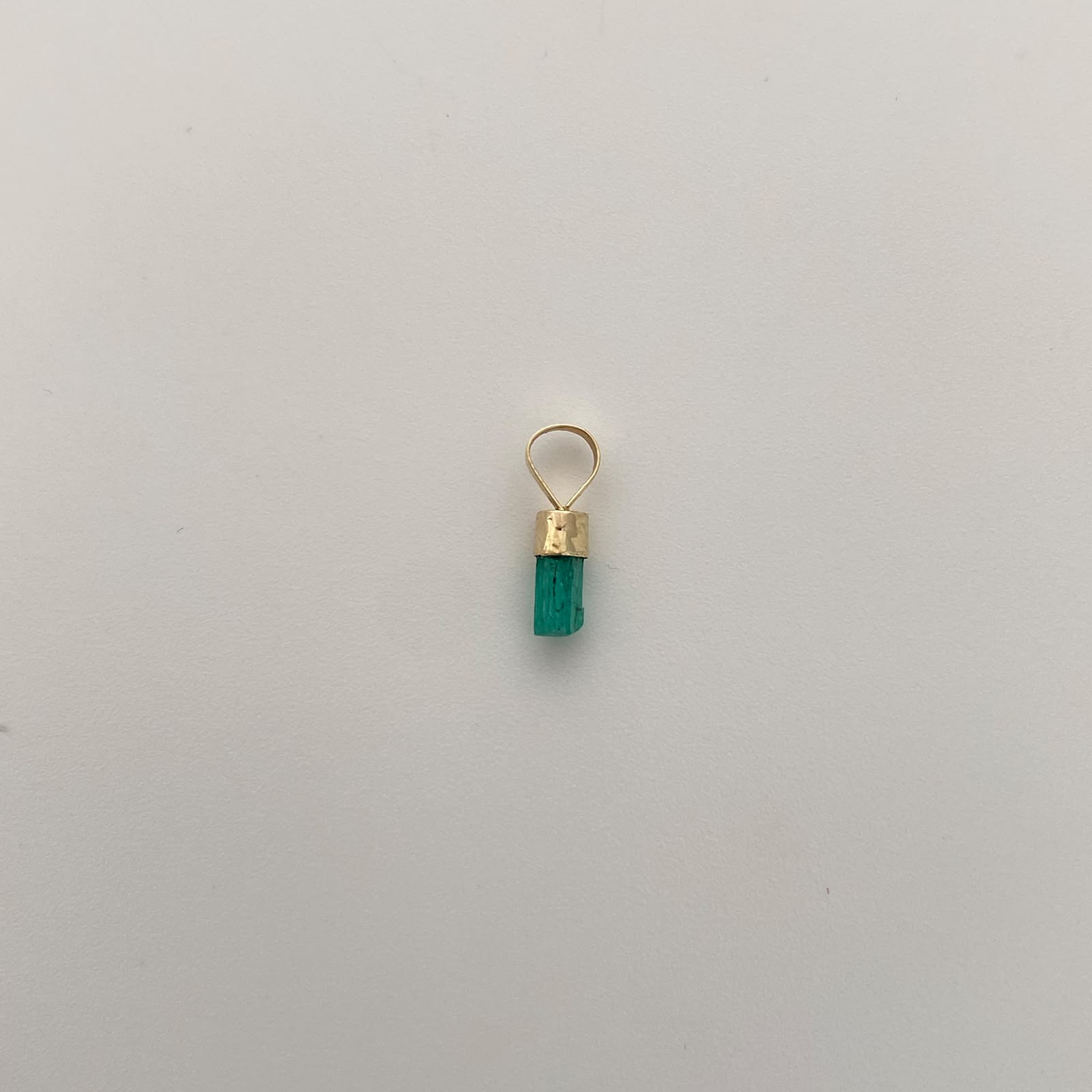 Dije Canutillo de Esmeralda Oro amarillo 18k 0,2 Gr / 2,9 mm / 1,1 Cm