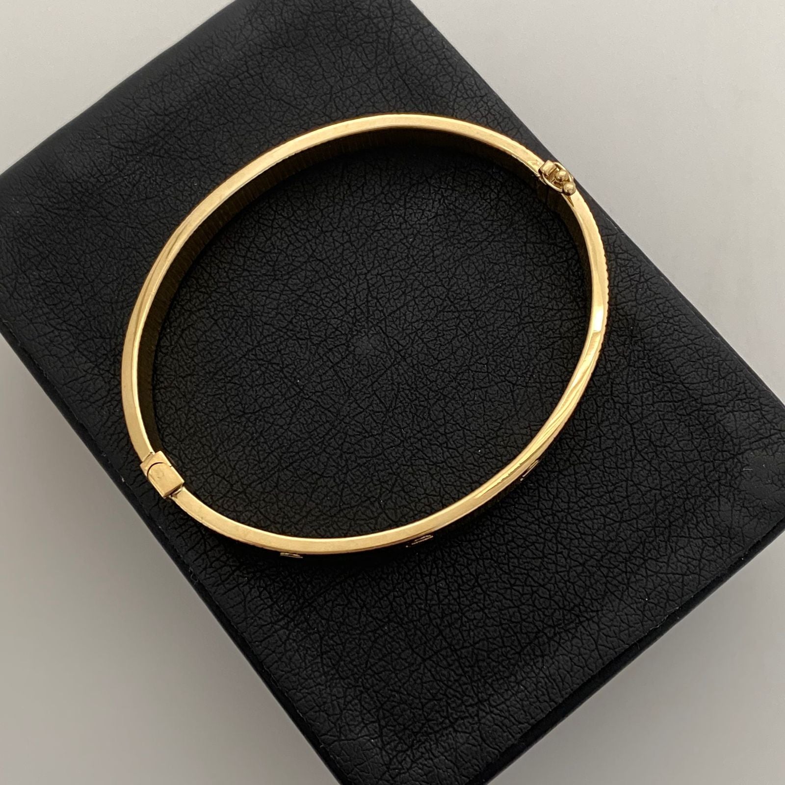 Aro It Sello Diamantado Oro amarillo 18k 10,8 Gr / 5,9 mm / 18,5 Cm