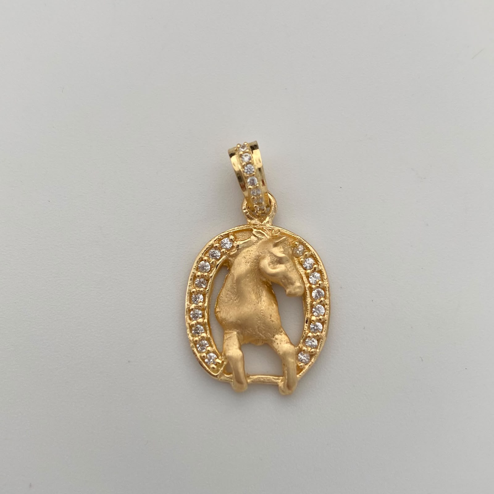 Dije Herradura Caballo mate Oro amarillo 18k 4,15 Gr / 15,2 mm / 2,5 Cm