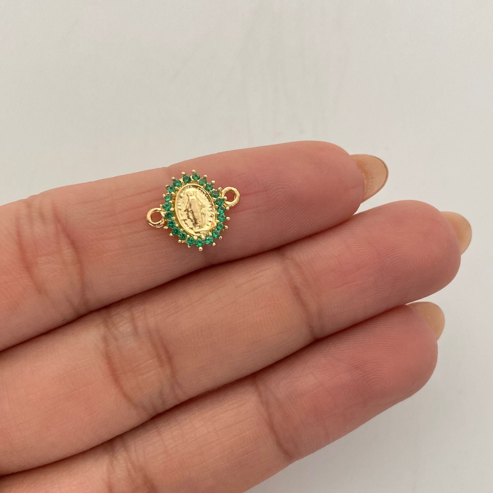 Herraje Virgen Milagrosa circones verdes Oro amarillo 18k 0,75 Gr / 1,2 Cm