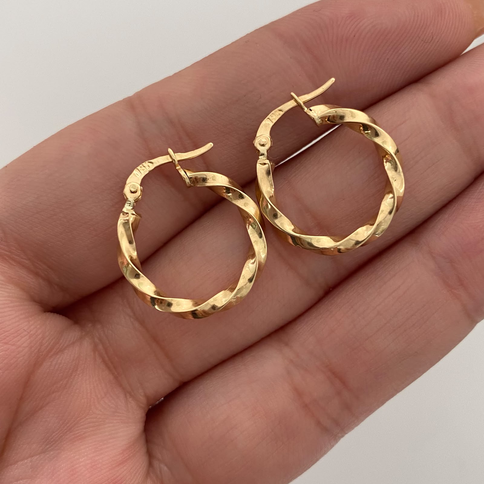 Candonga Entorchada Oro amarillo 18k 1,25 Gr / 1,9 Cm