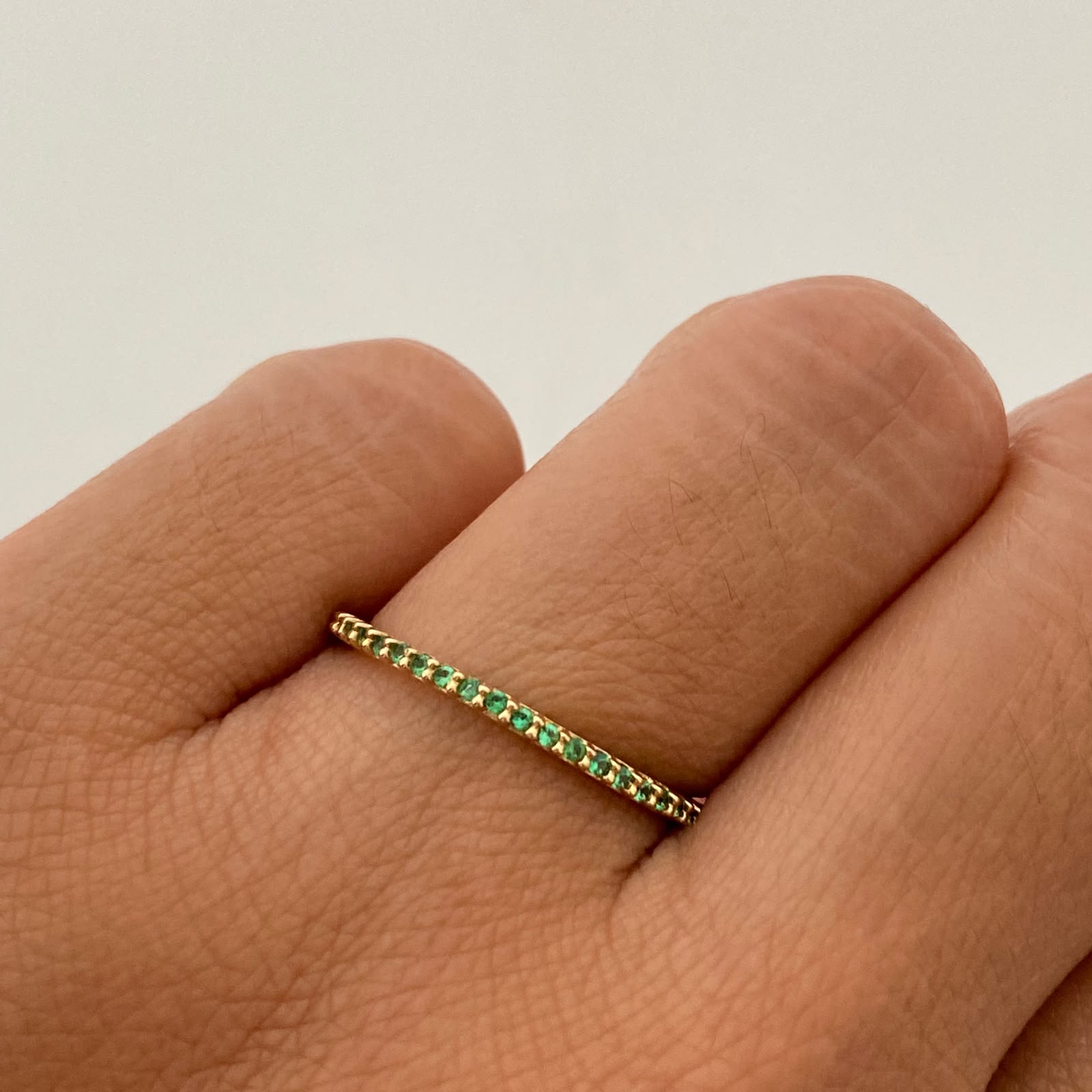 Anillo Churumbela Verde Oro amarillo 18k / Talla 7 1/2 / 1 Gr / 1,13 mm