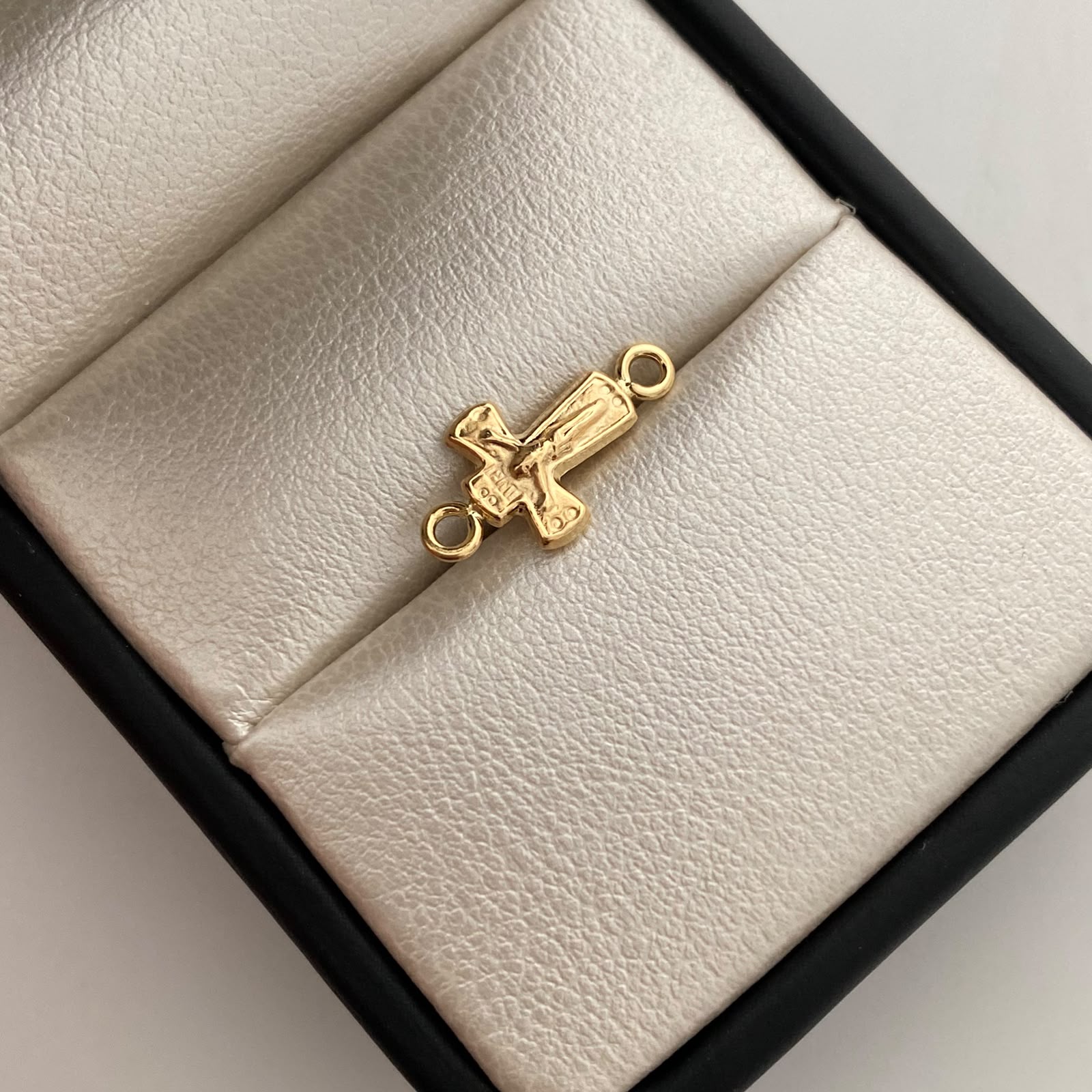 Herraje Cruz Cristo Oro amarillo 18k 0,4 Gr / 1,7 Cm