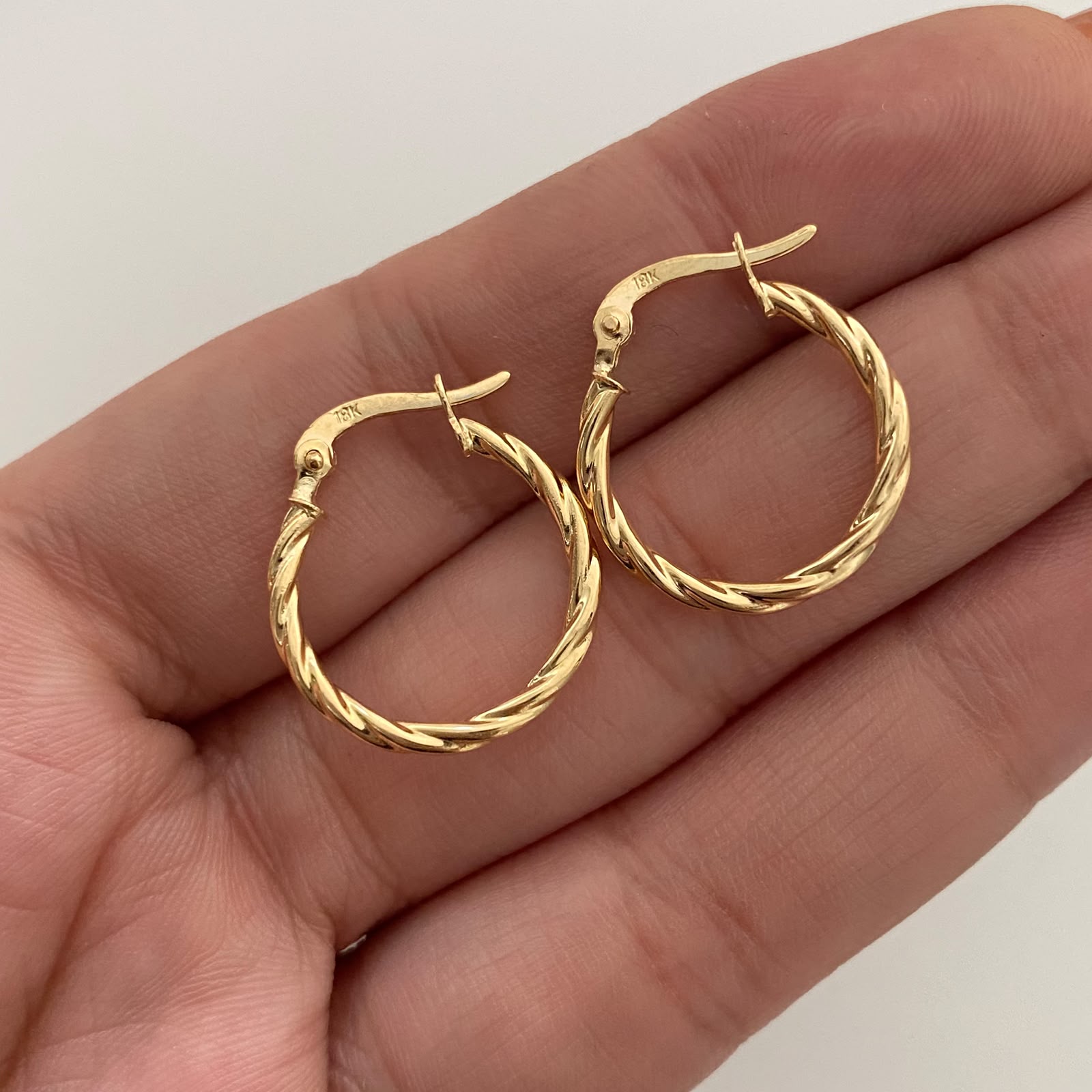 Candonga Entorchada Oro amarillo 18k 1,15 Gr / 2 Cm