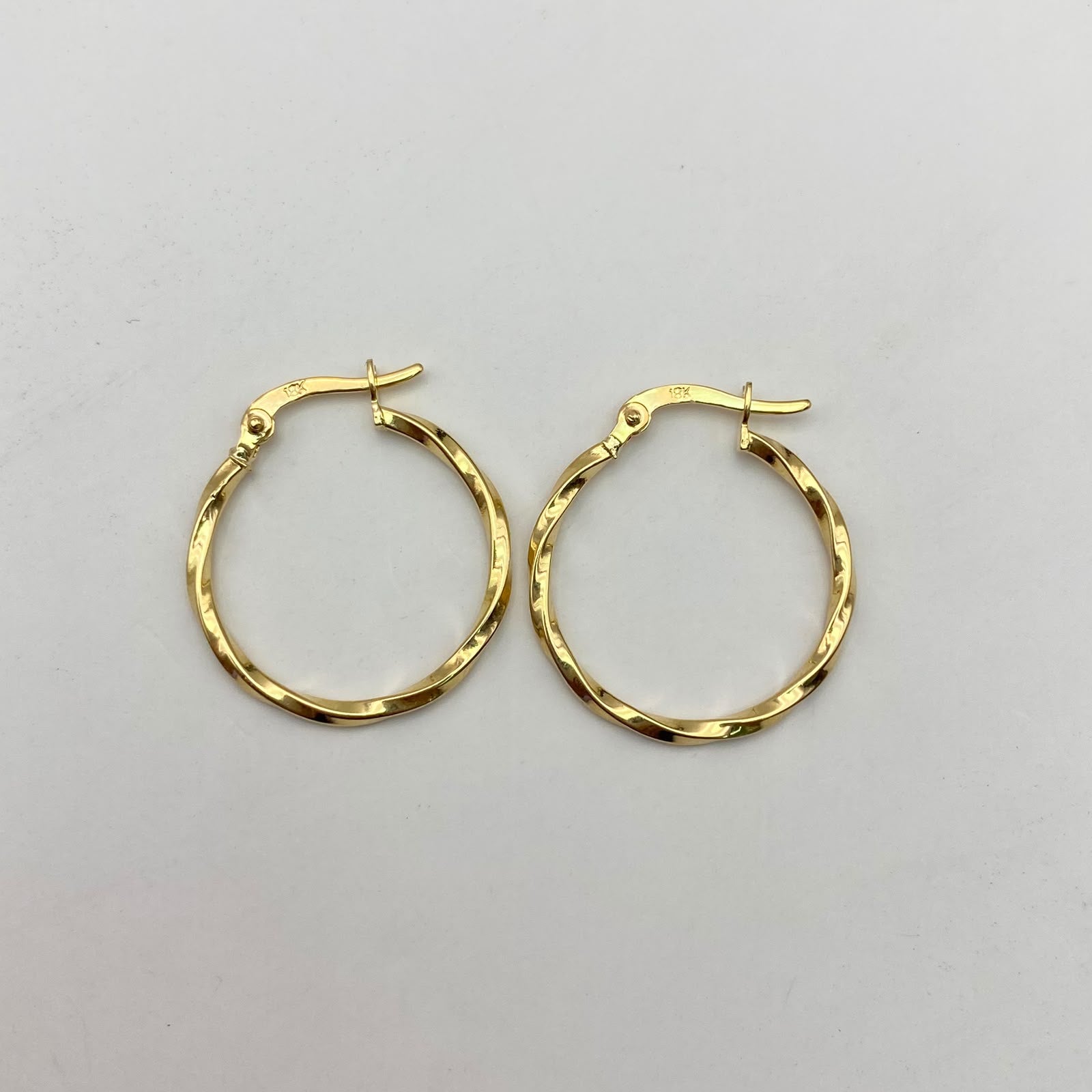 Candonga delgada entorchada Oro amarillo 1,15 Gr / 2,5 Cm